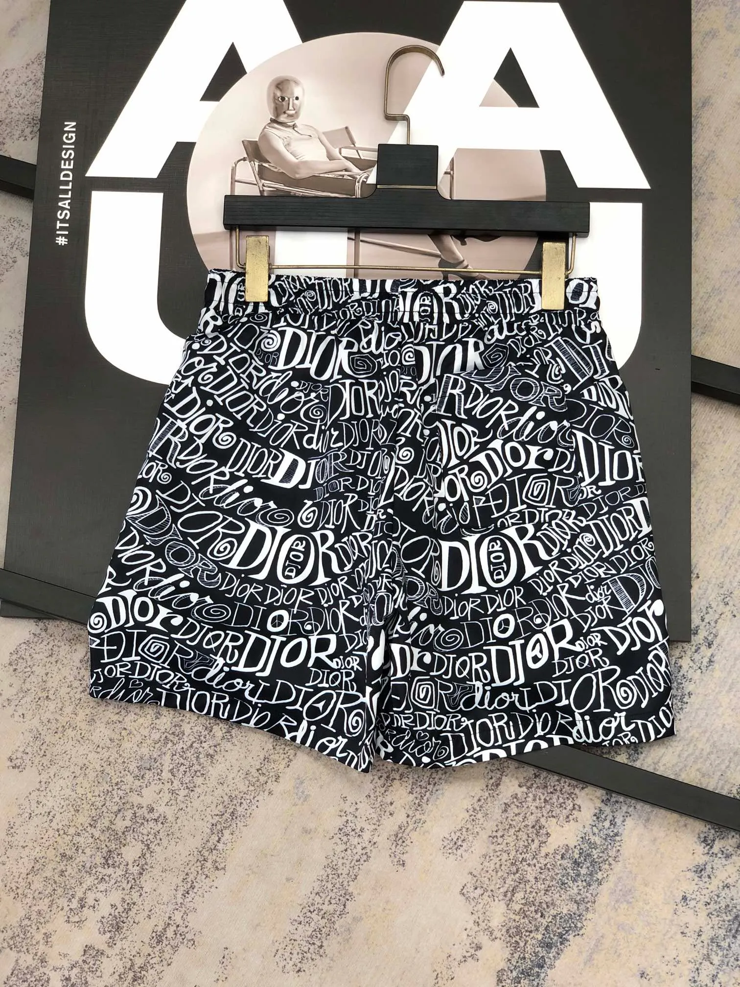 🅿️160 Dior's latest 2025 summer style men's casual shorts, beach pants, custom-made quick-drying fabrics, soft and smooth texture, not only the overlord on the beach, but also very stylish even when worn casually on the street, a versatile item in summer. Same style for men and women Size: M-3XL