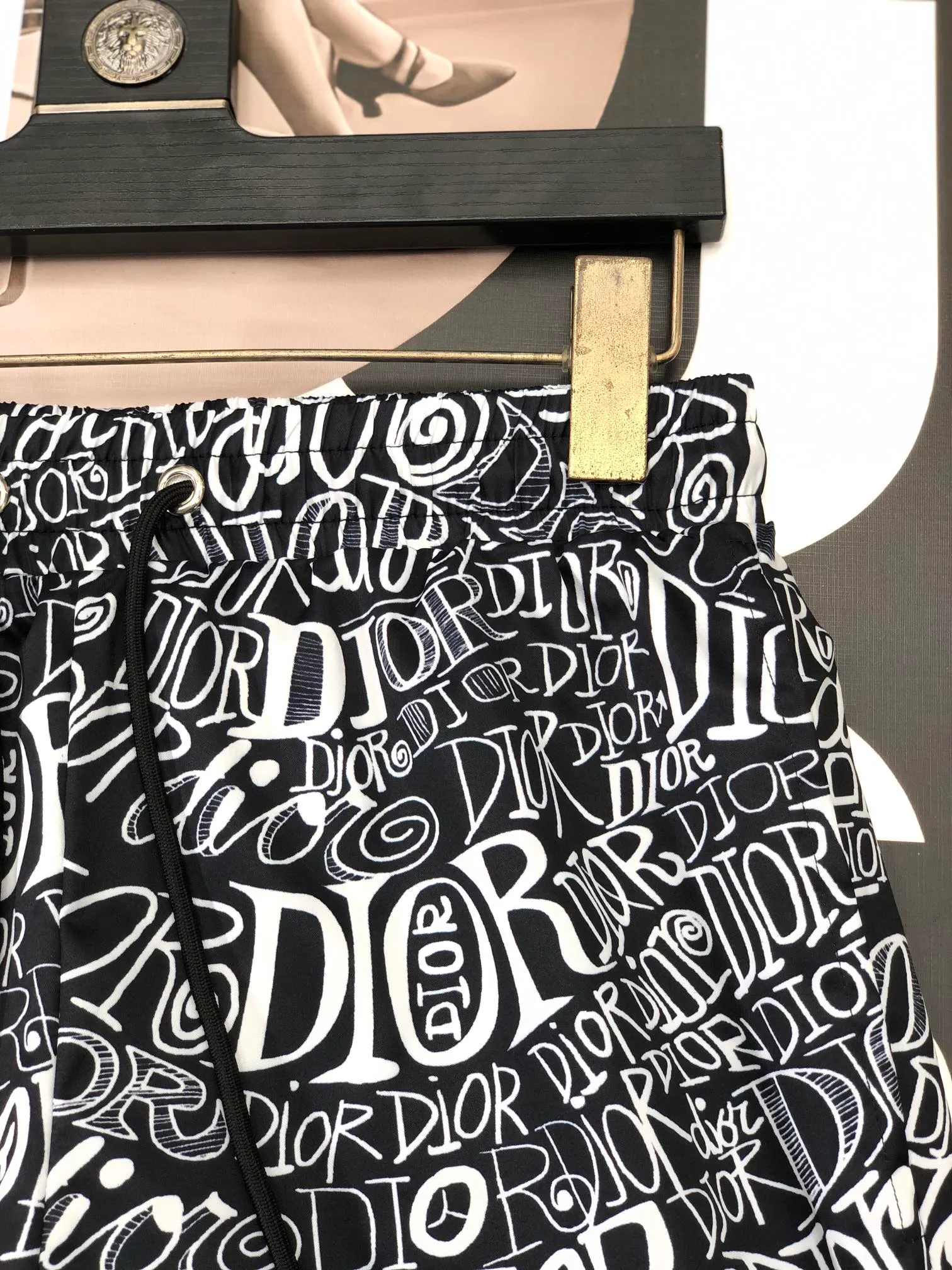 🅿️160 Dior's latest 2025 summer style men's casual shorts, beach pants, custom-made quick-drying fabrics, soft and smooth texture, not only the overlord on the beach, but also very stylish even when worn casually on the street, a versatile item in summer. Same style for men and women Size: M-3XL
