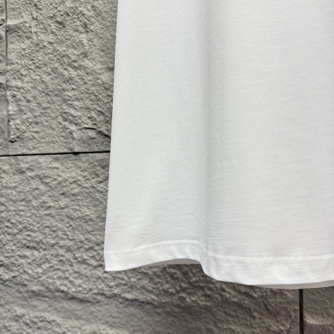🅿️180 Dio*Dior* 2025 spring and summer style Classic silver thread letter embroidery Personalized logo Customized double yarn plain cotton fabric Short-sleeved T-shirt Unisex Color: Angora Red Black White Size: S (90-130 catties) M (120-150 catties) L (140-165 catties) XL (160-180 catties) XXL (180-210 pounds)