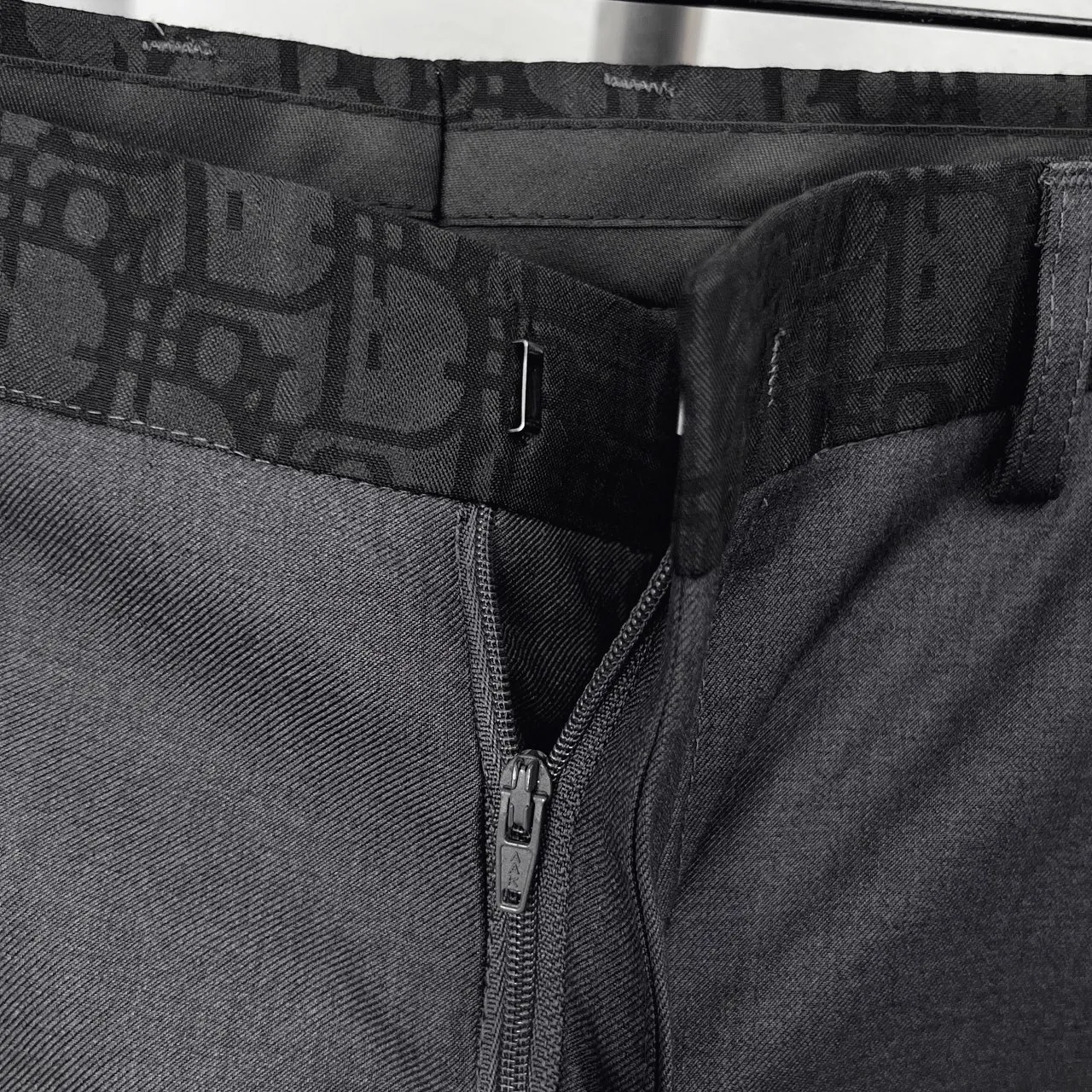 🅿️400 DIO*/Dior green fruit collar all-over printed trousers Code number: 30.31.32.33.34.36.38 Color: black gray