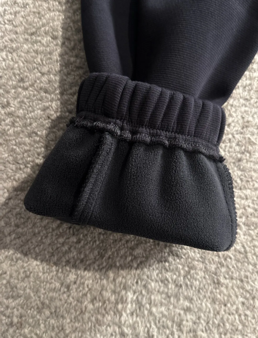 🅿️380 next day shipping Dior 2025 new early spring elastic band casual pants, thickened with velvet to keep warm. The custom-made fabrics at the counter are highly breathable and comfortable, with impeccable details and brand element design concepts, reflecting high quality. It feels delicate and soft! It presents a casual cut and the upper body shape is great! Size: M-4XL
