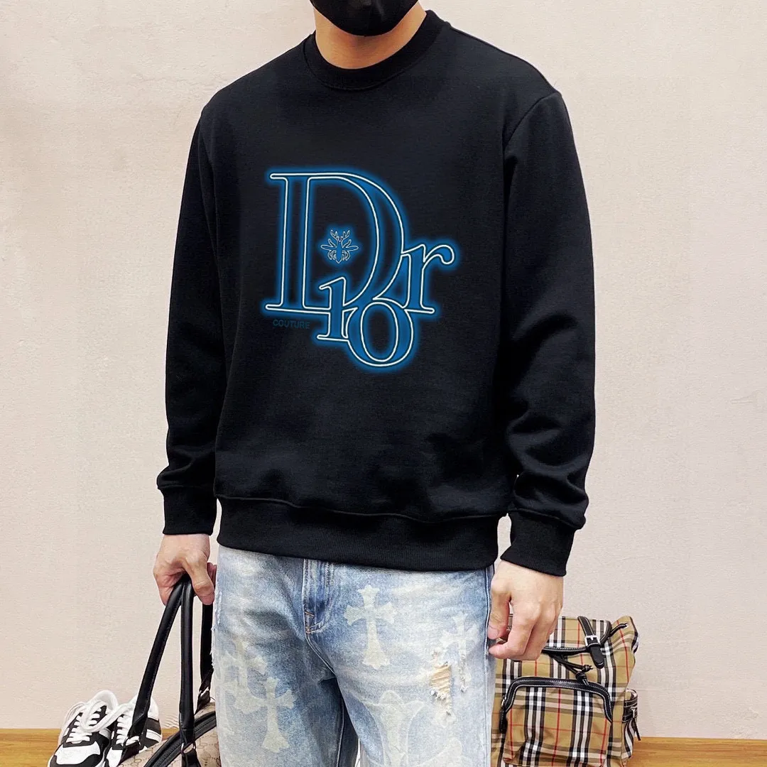 🅿️220 brand [DIOR Dior] (good news for fat people) 2025ss autumn latest long-sleeved round-neck sweatshirt, on sale simultaneously on the official website. Refreshing and breathable. Made of top Tencel Roman. Comfortable and soft. 3D three-dimensional clarity. Super fashion sense. Great for gifting and keeping for yourself. Size: M-5XL (can wear up to 220 pounds)