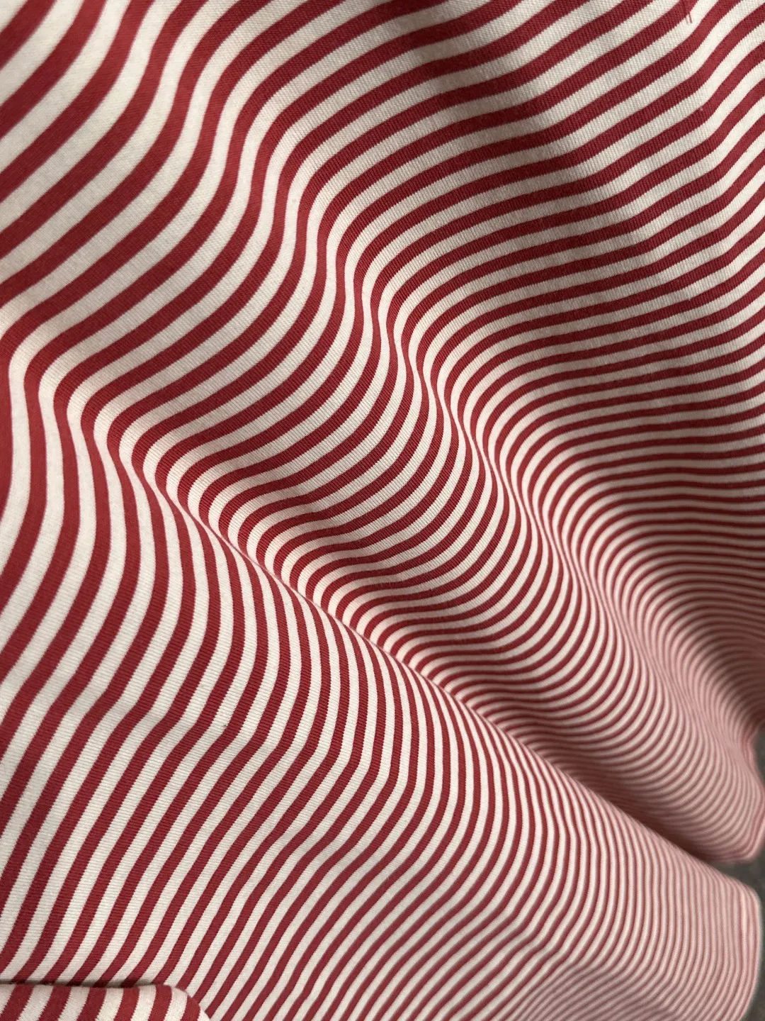 🅿️270 Shipped next day Dior 2025 early spring new style (top quality, differentiated currency) The launch of striped fabric short sleeves Early spring catwalk style Personalized and exclusive style Same style for men and women Made of imported custom dyed fabric Back collar chain bottom full shoulder coverage No deformation or shrinkage when exposed to water SIZE: M to 3XL