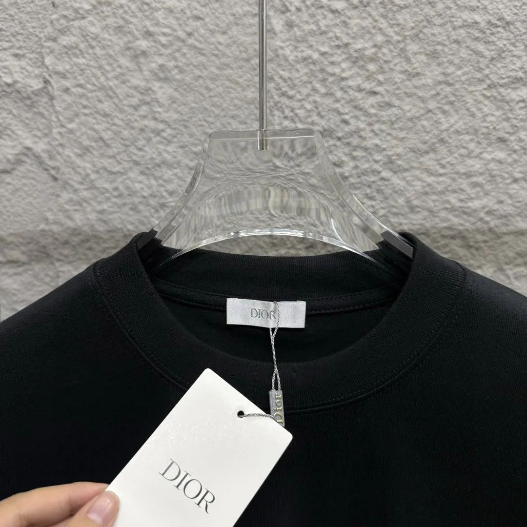 🅿️180 Dio* Dior 2025 spring and summer new style Classic letter thick plate three-dimensional silicone technology Simple and elegant Customized double yarn plain cotton fabric Short-sleeved T-shirt Uniform for men and women Color: black white Size: S (90-130 pounds) M (120-150 pounds) L (140-165 pounds) XL (160-180 pounds) XXL (180-210 pounds)