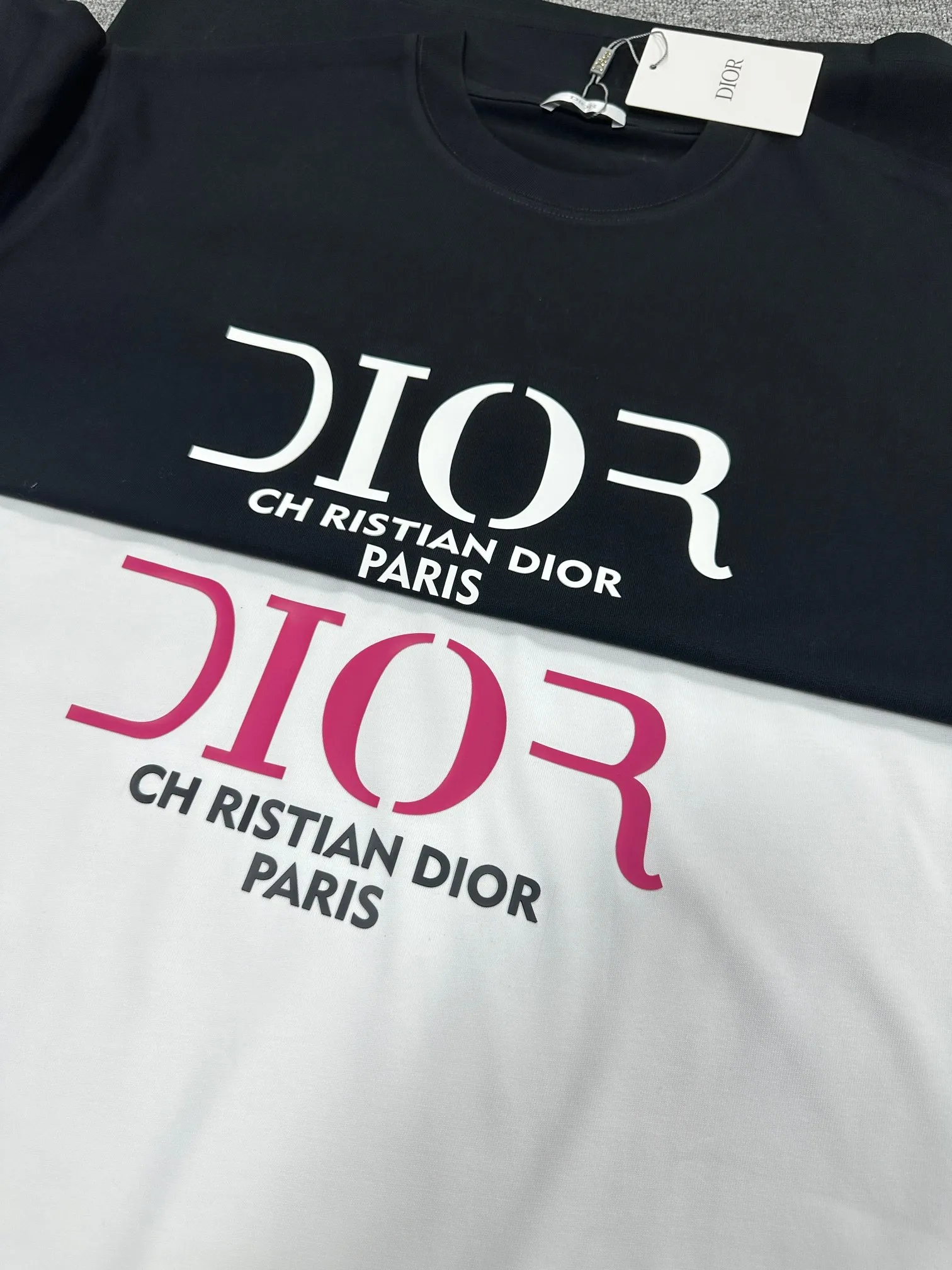🅿️180 Dio* Dior 2025 spring and summer new style Classic letter thick plate three-dimensional silicone technology Simple and elegant Customized double yarn plain cotton fabric Short-sleeved T-shirt Uniform for men and women Color: black white Size: S (90-130 pounds) M (120-150 pounds) L (140-165 pounds) XL (160-180 pounds) XXL (180-210 pounds)