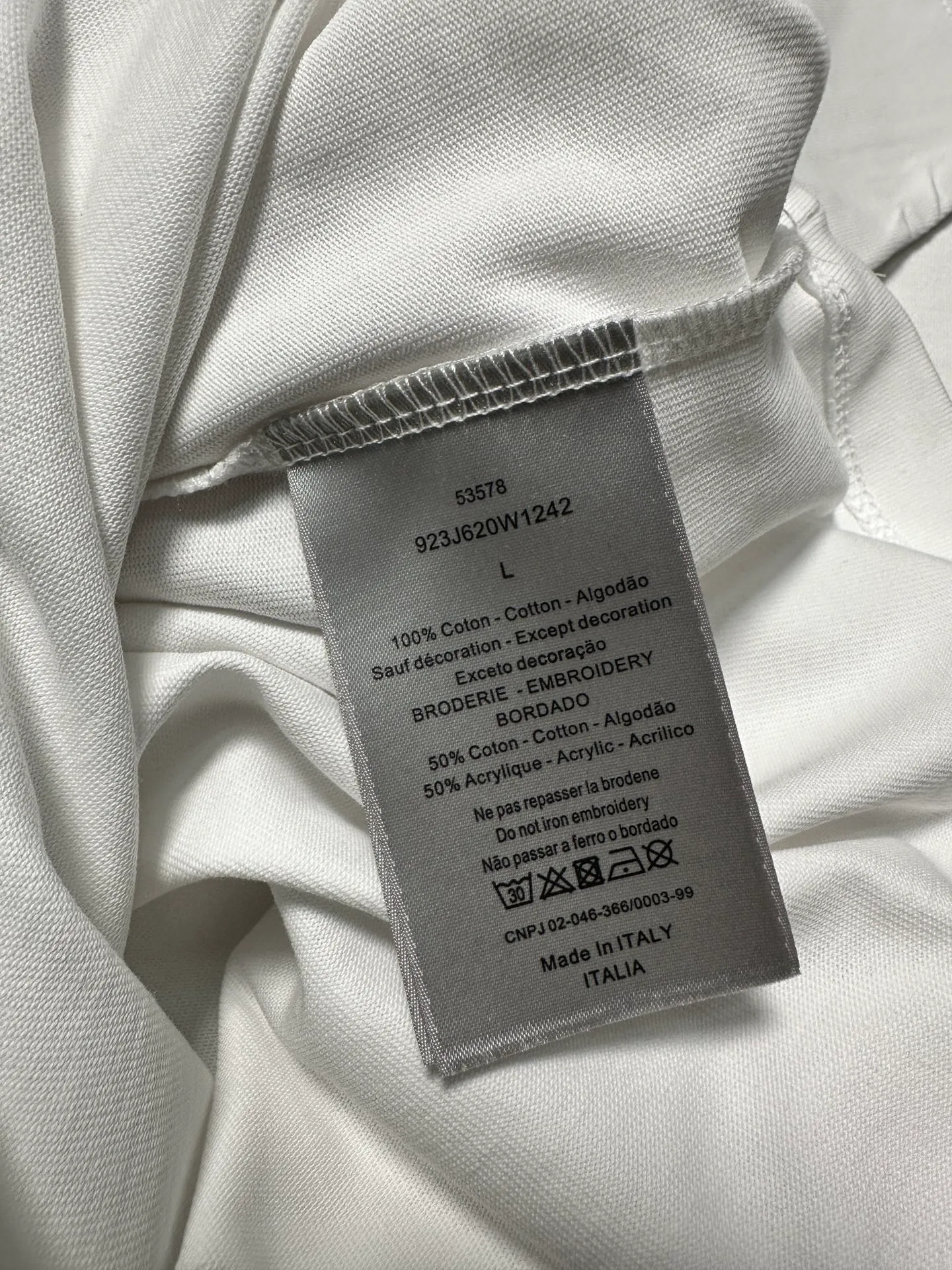 🅿️200 Exquisite upgrade of DiorLOGO, inspired by the retro of the 1980s. Original fabric. Official same style. Short-sleeved T-shirt. Customized fabric. Fabric dyed in the same vat. Very comfortable to touch. Latest brick cabinet synchronization for spring and summer. Fashionable and personalized. Super versatile. Loose version is very suitable for both men and women. A must-have for everyone. Hang tag. Collar label. Washed wheat. Complete with three labels. Color: black white.