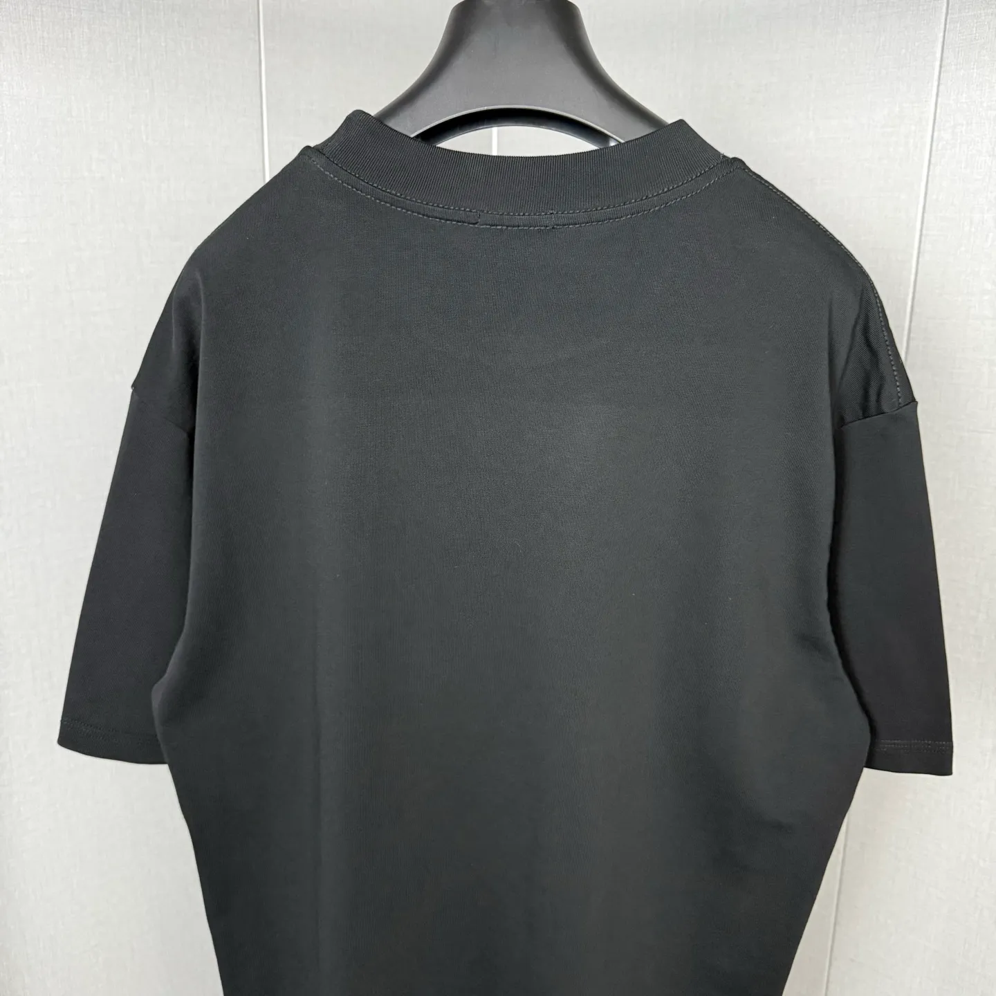 🅿️210 Dior 25ss New Year of the Snake round neck half-sleeved T-shirt 25 new style Year of the Snake classic pattern logo on the chest 320g high weight Three needle threading Washed pre-shrunk Loose version Same style for men and women Black and white 2 colors Size: S-XL