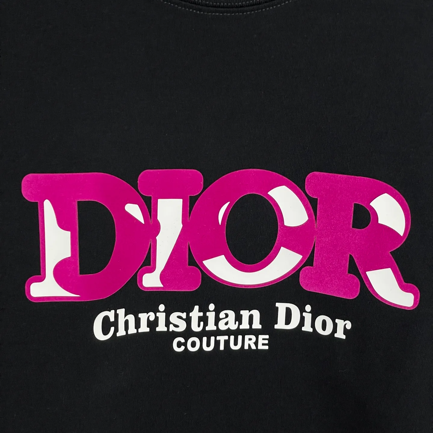 🅿️170 /C16 DIOR 300 high gram weight three-dimensional glue technology Exclusively for the new original men's casual short sleeves High-end customization High version Fashionable and versatile Imported fabrics Super soft and delicate feel Skin-friendly and comfortable to wear High-end boutique High-temperature washing process to ensure no deformation or shrinkage, summer wear, a comfortable and beautiful value! A must-have item for beauty and age reduction! Super fine and smooth surface, uniform, delicate and soft It is comfortable to wear and can easily create a cool summer look. It is easy to handle on the upper body and becomes the focus of the street in minutes. Size: S-XL Color: Black, White, Gray