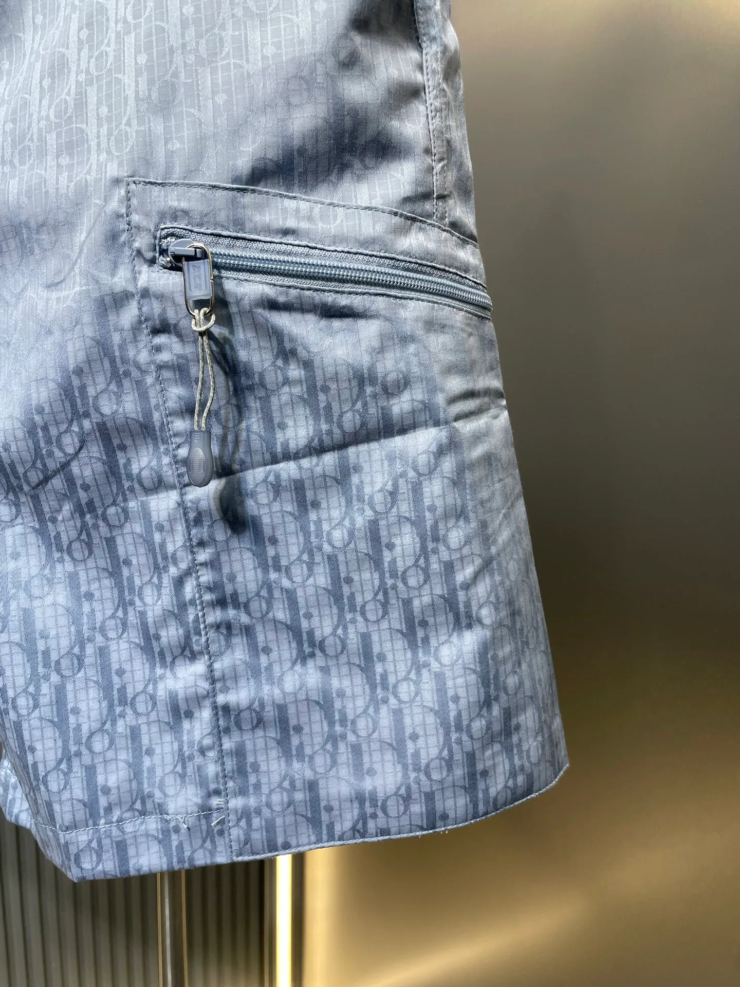 🅿️450 Dior🌟【Top Replica】The new 24ss shorts are from the 2024 beachwear limited series, showing Dior’s classic oblique print. Crafted from blue mulberry silk and cotton-blend jacquard, it has a relaxed fit with an elasticated waistband and slit side pockets. Wear with the matching shirt for a sophisticated summer look! Number of yards: 46.48.50.52.