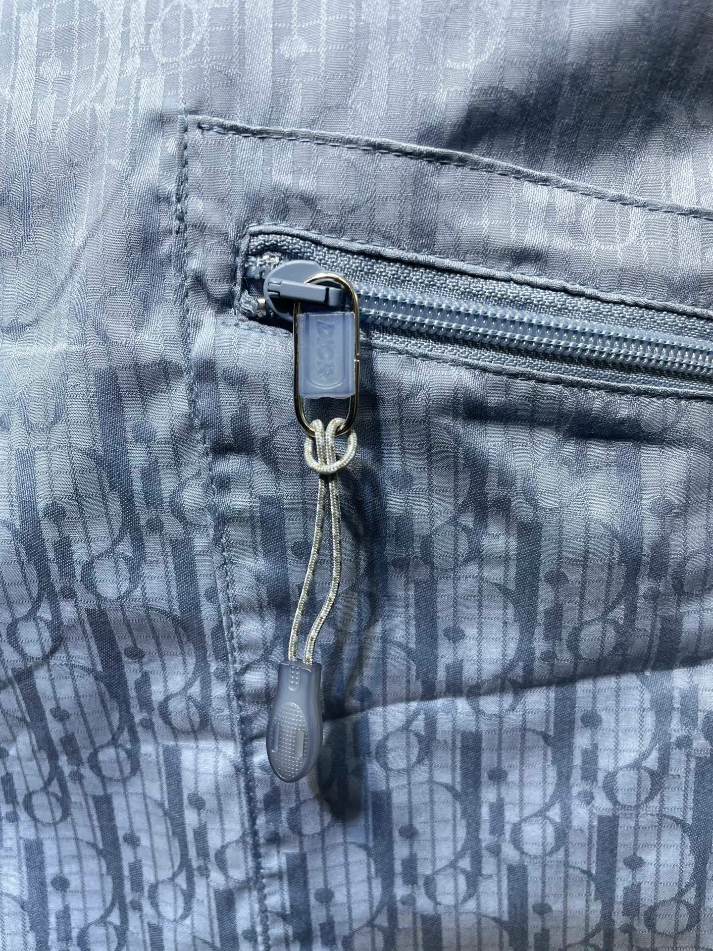 🅿️450 Dior🌟【Top Replica】The new 24ss shorts are from the 2024 beachwear limited series, showing Dior’s classic oblique print. Crafted from blue mulberry silk and cotton-blend jacquard, it has a relaxed fit with an elasticated waistband and slit side pockets. Wear with the matching shirt for a sophisticated summer look! Number of yards: 46.48.50.52.