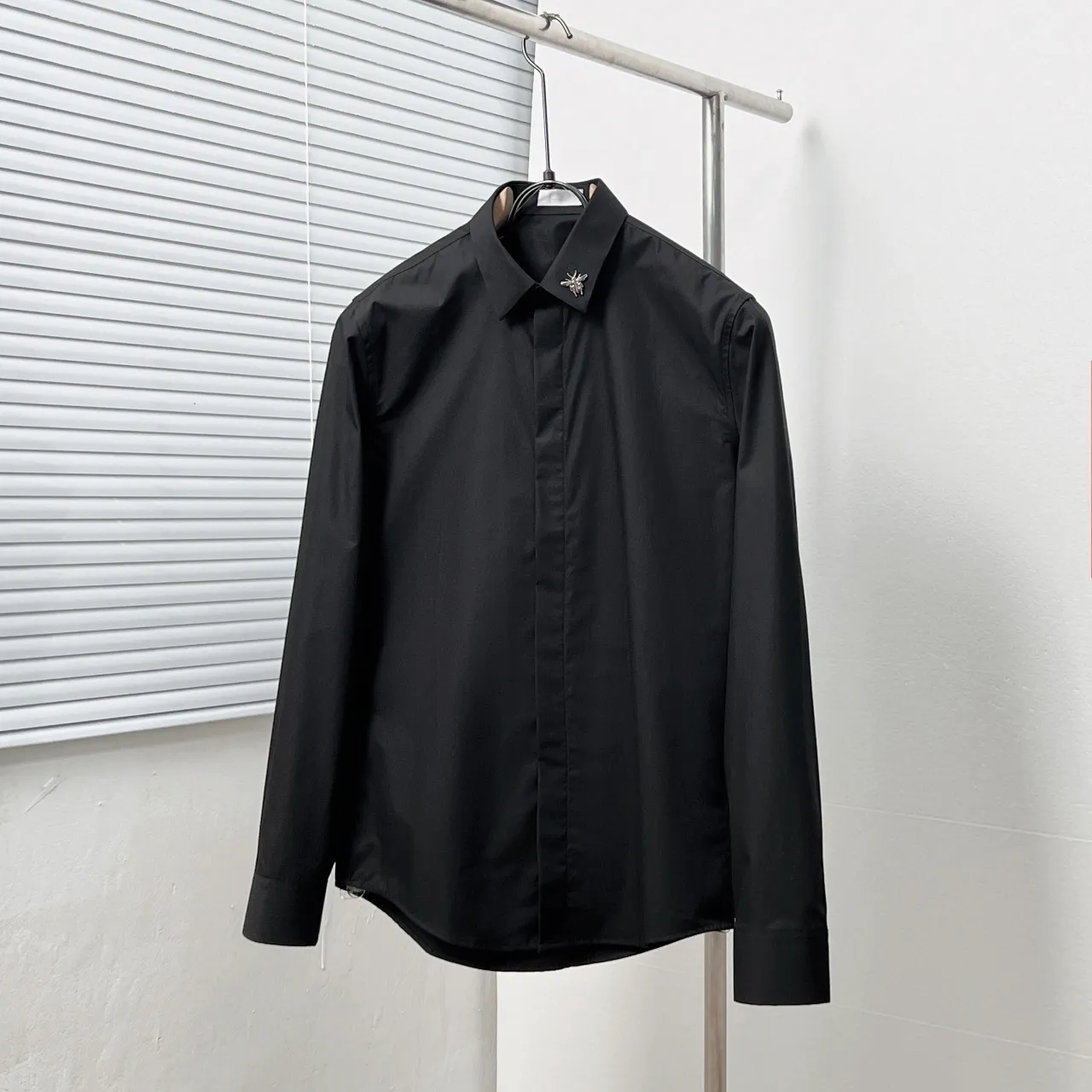 🅿️326 DIO*/Dior classic metal bee shirt with collar point Size: M-4XL Color: black white