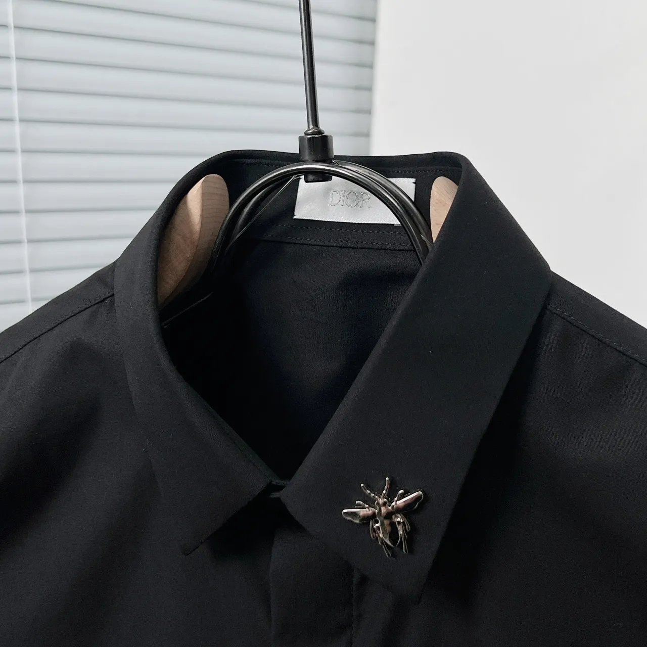 🅿️326 DIO*/Dior classic metal bee shirt with collar point Size: M-4XL Color: black white