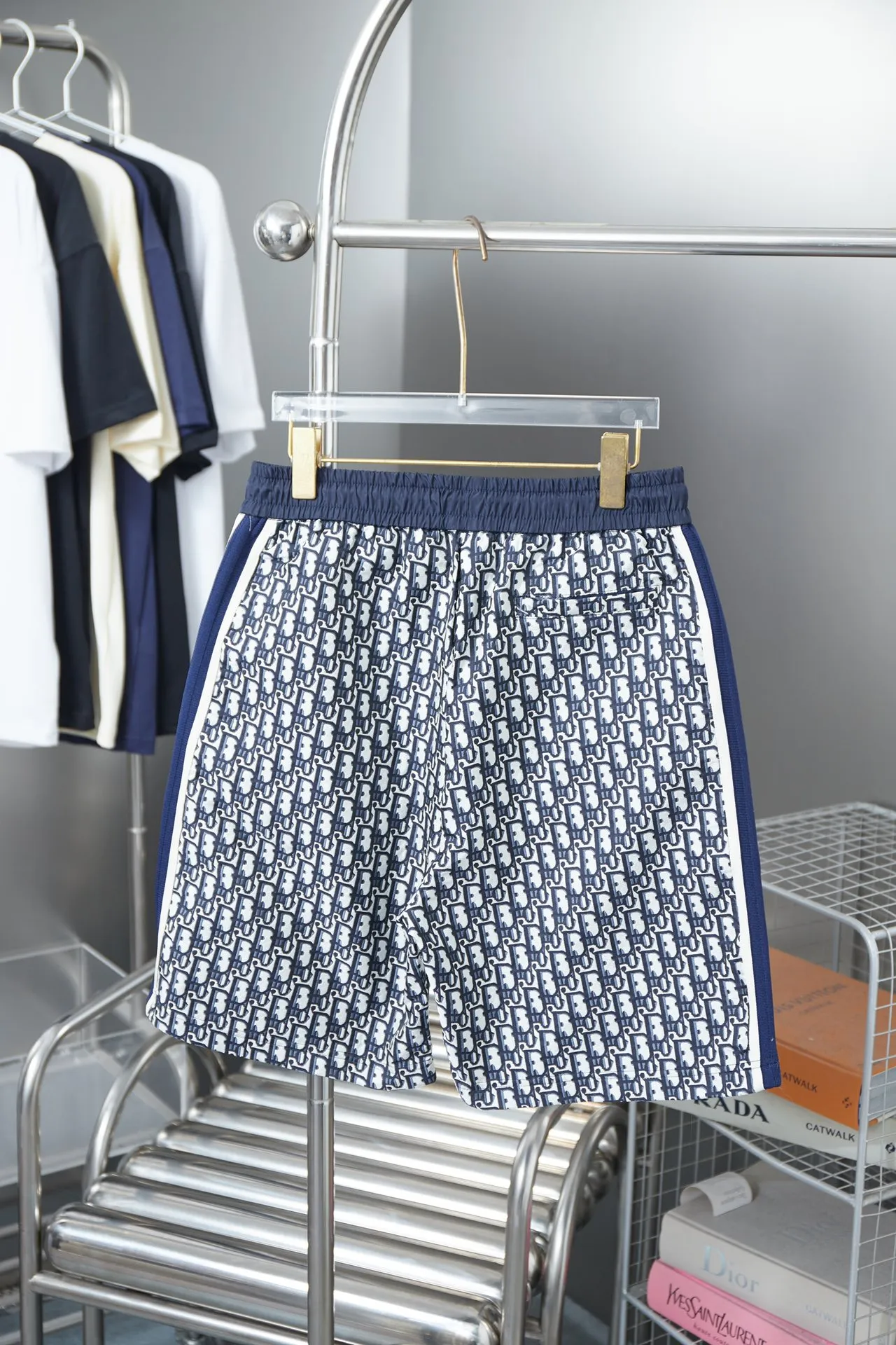 🅿️210 DOR Dijia 2025ss new classic old flower jacquard shorts, light luxury, a must-have item for daily commuting for men and women, correct version, welcome to compare, detailed features · Made of 98% cotton 2% stretch jacquard fabric · Laser positioning cutting . Side webbing splicing design · Pants elastic waist design · Double-needle stitching across seams · Original main mark, washed tag, moisture-proof paper packaging Color: Blue Size: S M L XL