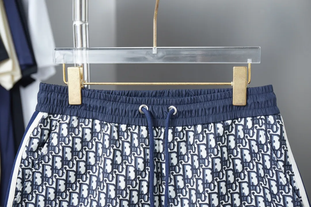 🅿️210 DOR Dijia 2025ss new classic old flower jacquard shorts, light luxury, a must-have item for daily commuting for men and women, correct version, welcome to compare, detailed features · Made of 98% cotton 2% stretch jacquard fabric · Laser positioning cutting . Side webbing splicing design · Pants elastic waist design · Double-needle stitching across seams · Original main mark, washed tag, moisture-proof paper packaging Color: Blue Size: S M L XL