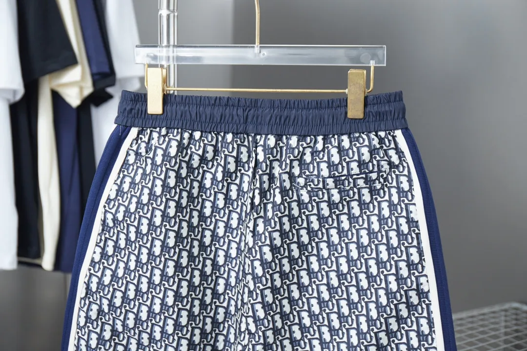 🅿️210 DOR Dijia 2025ss new classic old flower jacquard shorts, light luxury, a must-have item for daily commuting for men and women, correct version, welcome to compare, detailed features · Made of 98% cotton 2% stretch jacquard fabric · Laser positioning cutting . Side webbing splicing design · Pants elastic waist design · Double-needle stitching across seams · Original main mark, washed tag, moisture-proof paper packaging Color: Blue Size: S M L XL
