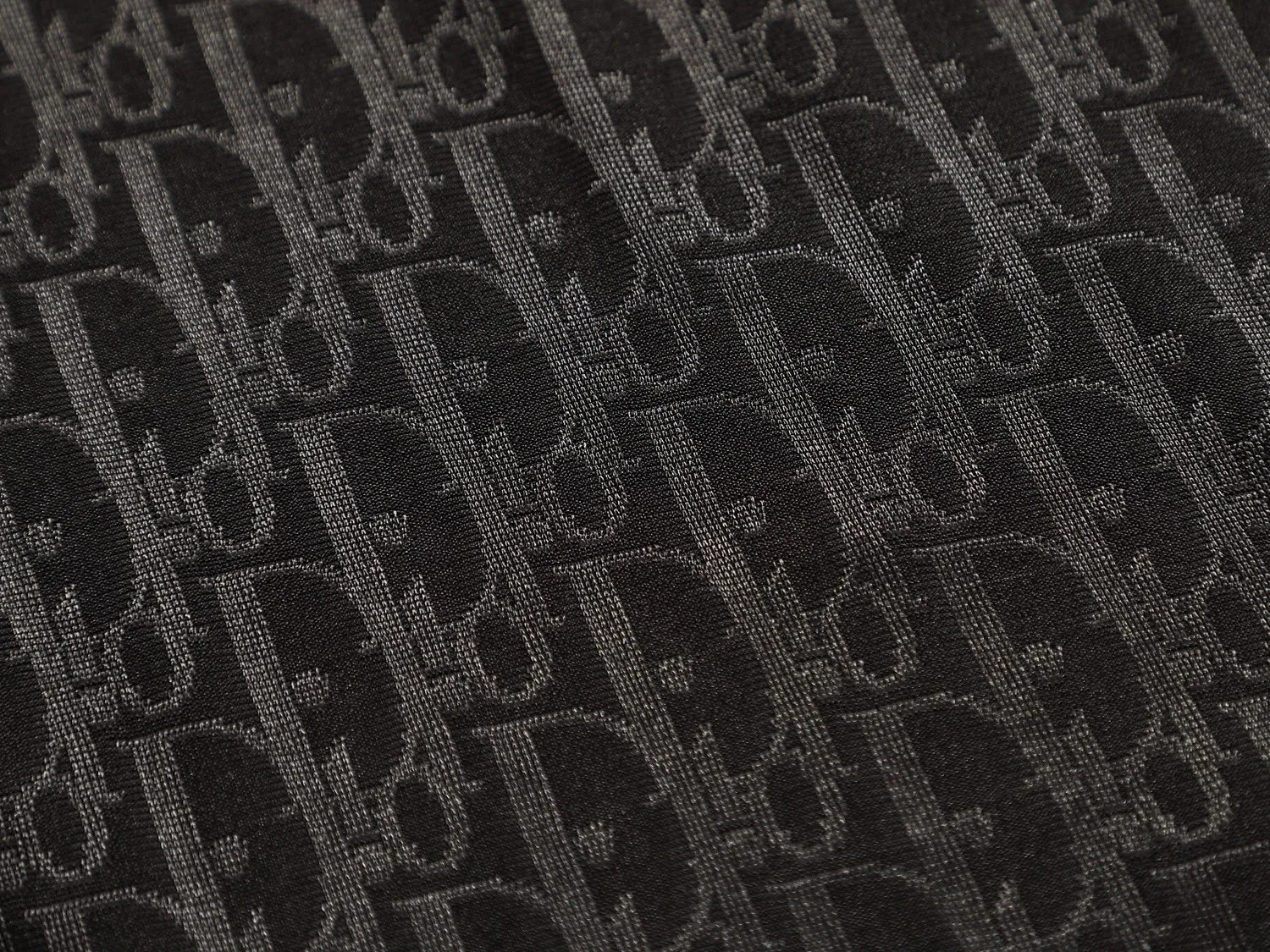🅿️170 Doir Dior micro-wide version XS-L new exclusive limited edition 25 years of the latest and top-notch full printed logo dark pattern towel embroidered letter logo plaid patch on the back of both sleeves exquisite heavy craftsmanship As the leader in the luxury world, 280g washed fabric T-shirts, D family is well-deserved. The first thing that catches the eye on the piece I am going to talk about today is the two loose and comfortable styles~~The ribbed round neck is the best modification of its version, while B family has the upper body LOGO listed on the front, and the unique pin design uses a color matching design to highlight the texture! Cow Black and white, the most traditional modification method and the simplest color scale contrast form the strongest and direct contrast, and this is often the most concise and clear minimalist modification method~~A nostalgic classic atmosphere also spreads in this work inadvertently! ! Coupled with the blessing of pure cotton material, both the upper body comfort and the existence are unparalleled. It can be said to be a must-have companion in summer. The excellent breathability and comfortable wearing feeling are unparalleled~ Recommended! ! Size: XS S M L Color: Black White Navy Size Chart:
