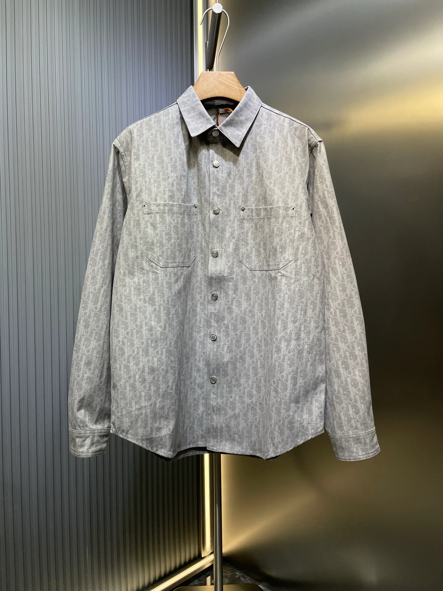 🅿️540 Dior🌟【Top original order】Dior's 2025 early spring new style old flower all over printed shirt jacket. The new color matching upper body is good-looking. The fabric upper body is comfortable and breathable. Original hardware letters are customized. Same style for men and women. Details processing. Specifications: old flower all over printing. Size: S M L XL.