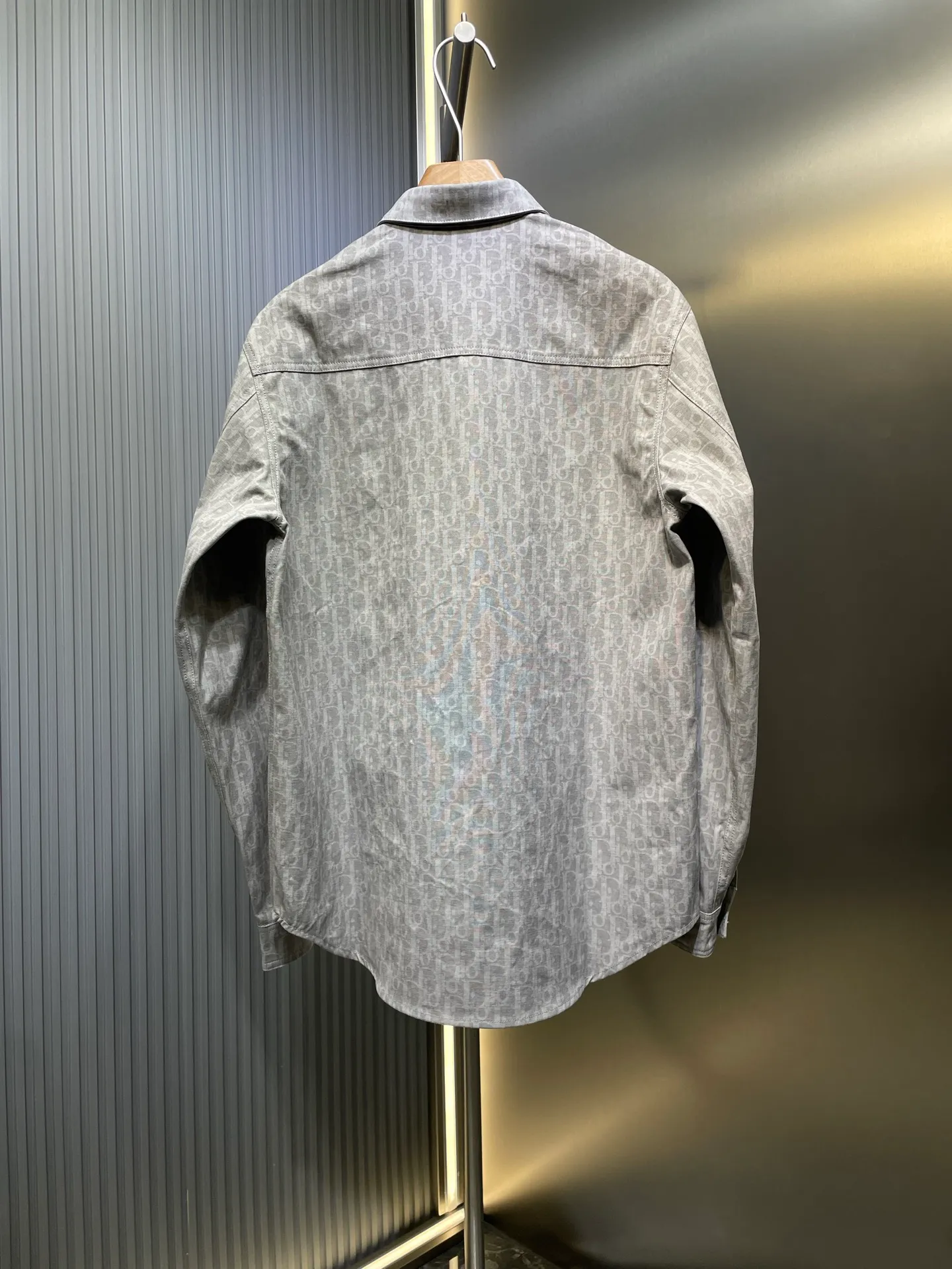 🅿️540 Dior🌟【Top original order】Dior's 2025 early spring new style old flower all over printed shirt jacket. The new color matching upper body is good-looking. The fabric upper body is comfortable and breathable. Original hardware letters are customized. Same style for men and women. Details processing. Specifications: old flower all over printing. Size: S M L XL.