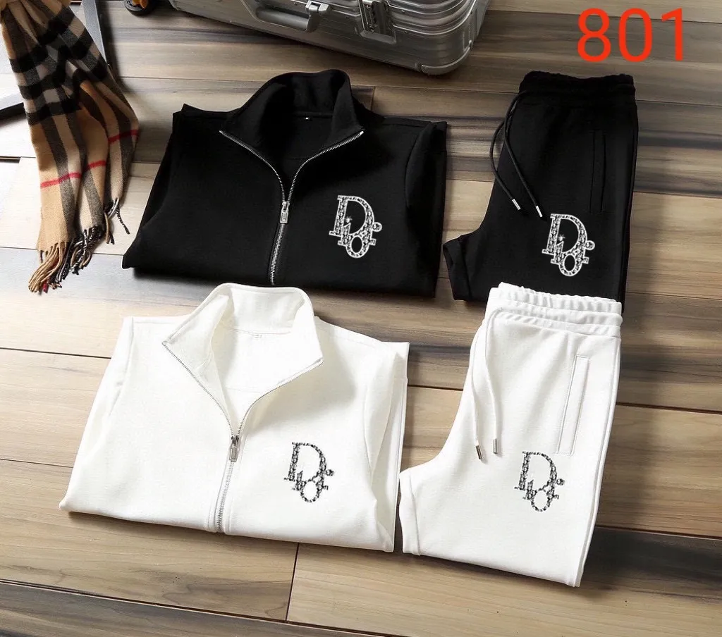 🅿️420 [DIOR Dior] (Fat Man Gospel) hot-selling suit is coming. Focus on the original version of the official website. 2025 new hot-selling cardigan sweater suit. The original order is the best product. 🇭🇰The meticulous work of top designers is dedicated to a fitting and perfect upper body effect. All-natural high-quality Roman cotton 100%, close-fitting comfort, noble and elegant! Original hardware embodies elegance and nobility! Counter size: M-5XL (maximum wear up to 220 pounds)
