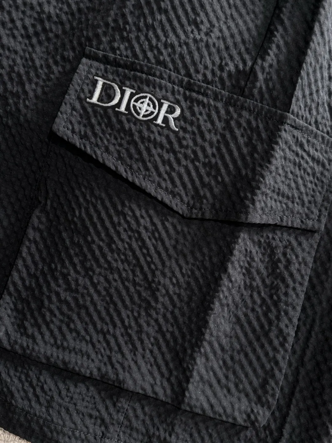 🅿️500 Next day shipping High-quality suit Dior 2025 new summer casual suit, exquisite and high-end details, full of high-end feeling. Customized high-end liquid ammonia cotton fabric, the upper body is crisp and stylish, comfortable and not tight. The clean and neat tailoring is full of urban style, which makes you feel good when you wear it. It is the first choice for high-end fashion people, and the upper body effect is super good-looking! Size: M-5XL.