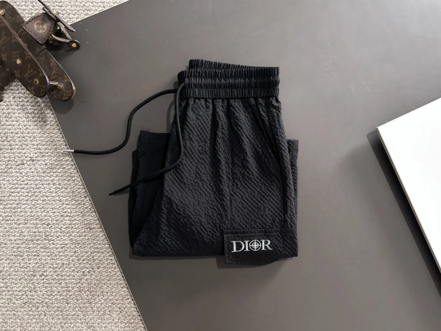 🅿️500 Next day shipping High-quality suit Dior 2025 new summer casual suit, exquisite and high-end details, full of high-end feeling. Customized high-end liquid ammonia cotton fabric, the upper body is crisp and stylish, comfortable and not tight. The clean and neat tailoring is full of urban style, which makes you feel good when you wear it. It is the first choice for high-end fashion people, and the upper body effect is super good-looking! Size: M-5XL.
