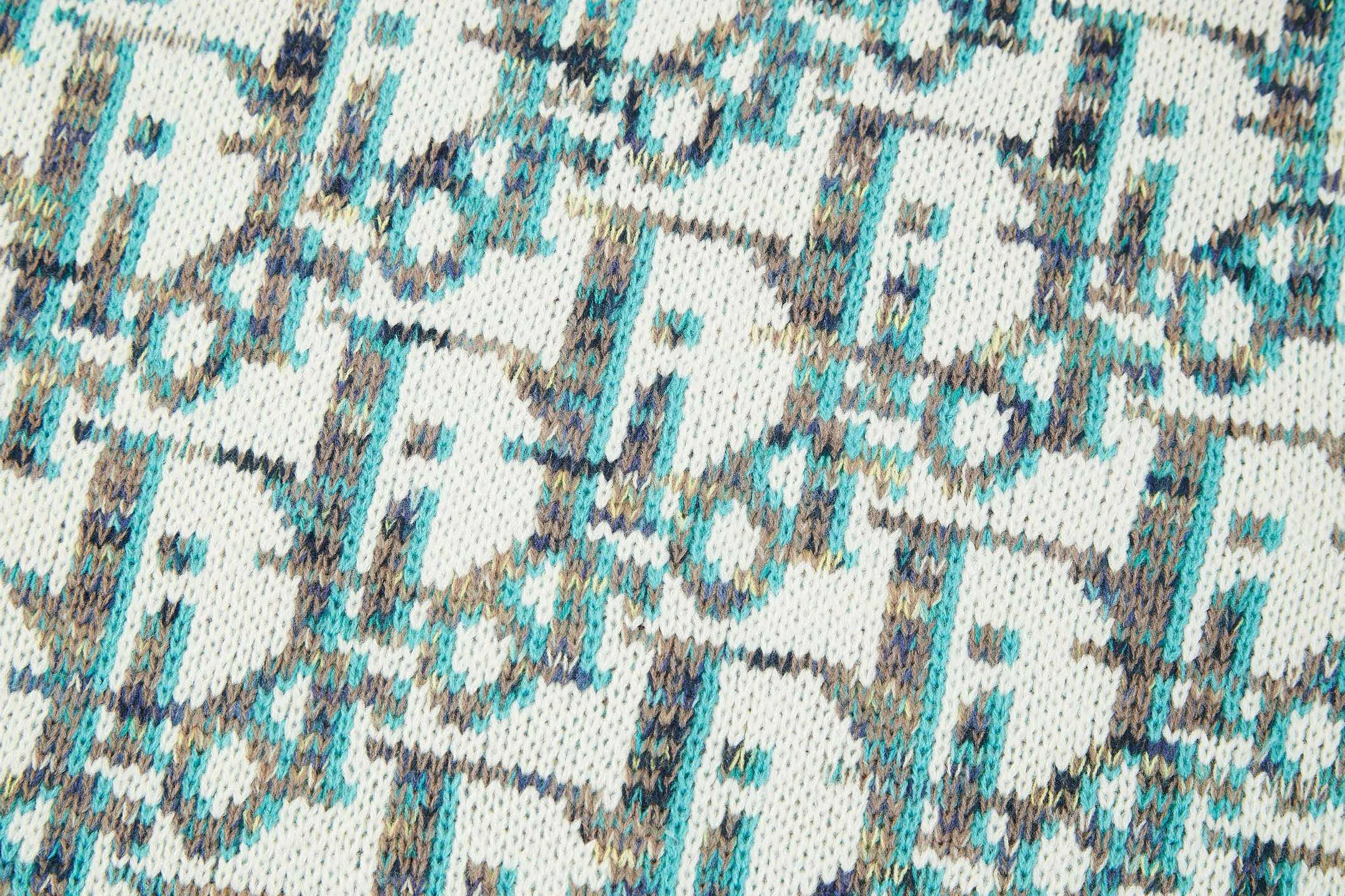 🅿️500 [Exclusive supply] CD 25SS all-over printed jacquard crew neck sweater The state-owned company purchased the ZP operation for 14,000. The yarn is made of custom-dyed beige, blue, brown, and yellow yarns. 100% wool yarn is twisted into strands. The imported 7-needle jacquard craft yarn is clear and textured. There are obvious wool fibers on the surface. The special hemless design matches the macaron color system perfectly. The whole body is jacquard. Every letter is in position to distinguish it from the wrong version on the market. Size:S-M-L