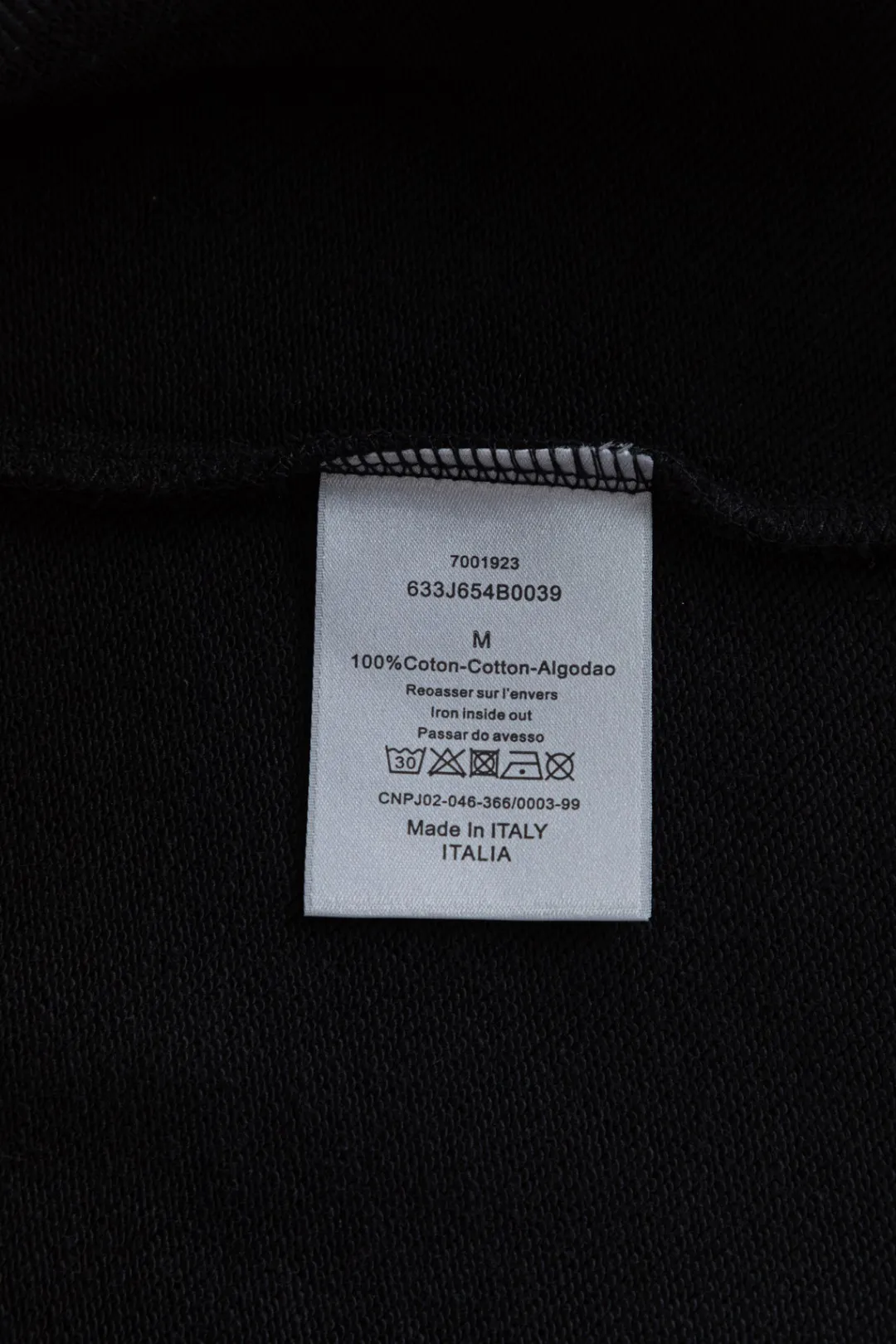 🅿️280 Dior Dior micro wide version CD micro wide version S-Xl 25ss autumn and winter sweatshirt, forever unbeatable, classic style, permanent boutique, counter timeless classic washed style, CD letter logo on chest🪡 embroidery, neckline, sleeve hem, washed heavy craftsmanship logo pattern, heavy craftsmanship, same style for men and women, short-sleeved T-shirt, cotton blended terry jersey fabric, original development This is from the 2025 beachwear limited series. The full-logo jacquard towel highlights the classic Obliave flower. It is matched with an S-shaped round neck and topstitching. It is unique. The whole body is decorated with obliqve jacquard. The ribbed round neck is matched with V-shaped topstitching. Customized accessories. The whole body is customized and developed according to the Y-panel... Complete with three standards, it can control various styles and pay tribute to Dior's historic year! Coupled with the blessing of full-flower cotton material, both the upper body comfort and the existence are unparalleled. It can be said to be a must-have companion in summer. The excellent breathability and comfortable wearing feeling are unparalleled~ Recommended! ! Same style for men and women! Color: Black White Lake Blue Size: S-XL Size chart: S: Shoulder width 55-Bust 56-Length 71.5 M: Shoulder width 56.5-Bust 58-Length 73 L: Shoulder width 58-Bust 60-Length 74.5 XL: Shoulder width 59.5-Bust 62-Length 76
