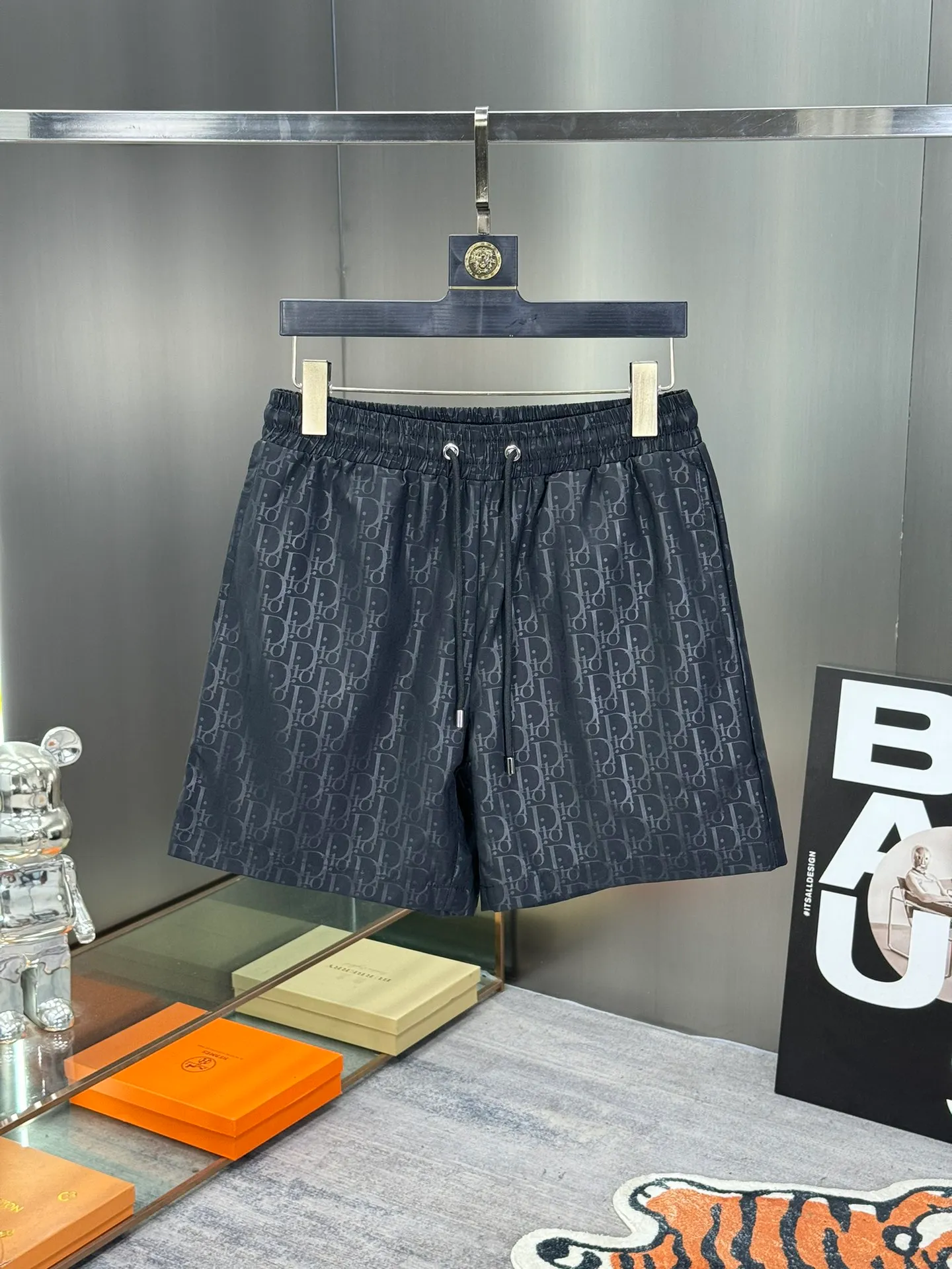🅿️160 DIOR 2025 spring and summer new beach pants and shorts! Synchronized with the official website. Original 1-1 replica, fine workmanship, original hardware, selected high-quality polyester fiber fabric, delicate feel, a must-have item for summer, super handsome upper body effect, super real shooting, close contact with texture! Size: M-3XL