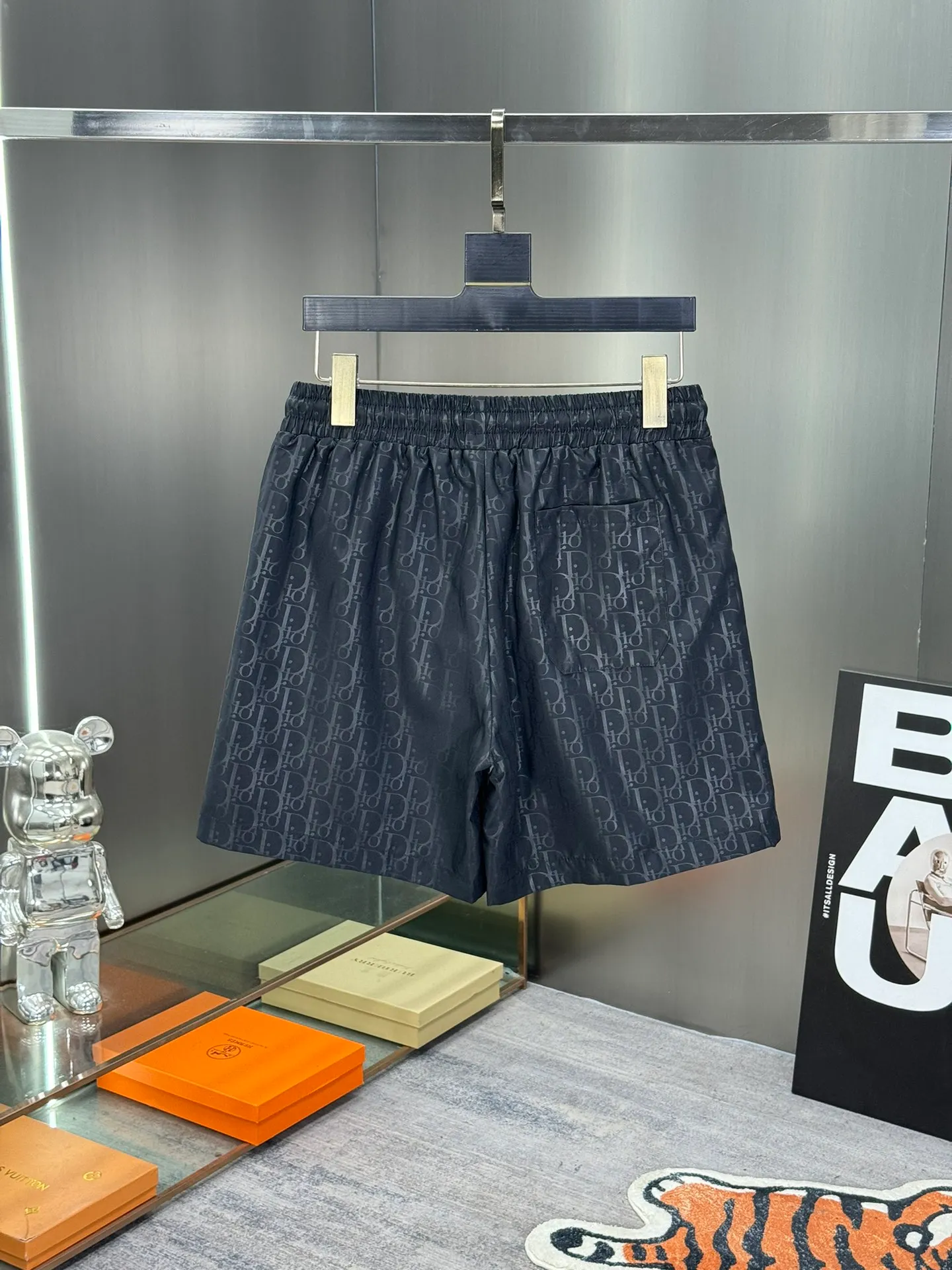 🅿️160 DIOR 2025 spring and summer new beach pants and shorts! Synchronized with the official website. Original 1-1 replica, fine workmanship, original hardware, selected high-quality polyester fiber fabric, delicate feel, a must-have item for summer, super handsome upper body effect, super real shooting, close contact with texture! Size: M-3XL