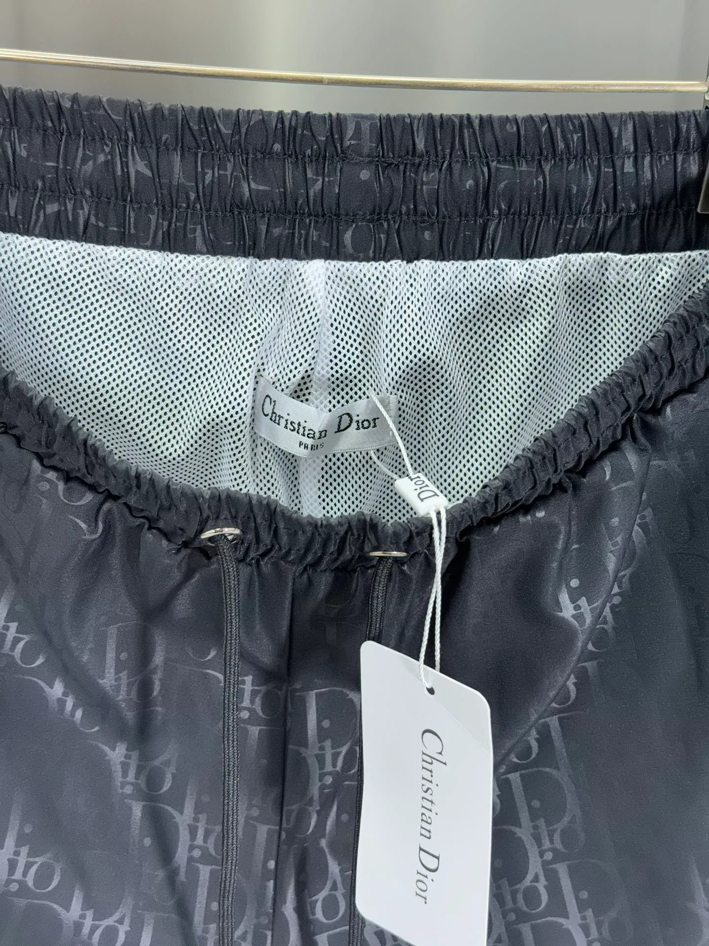 🅿️160 DIOR 2025 spring and summer new beach pants and shorts! Synchronized with the official website. Original 1-1 replica, fine workmanship, original hardware, selected high-quality polyester fiber fabric, delicate feel, a must-have item for summer, super handsome upper body effect, super real shooting, close contact with texture! Size: M-3XL