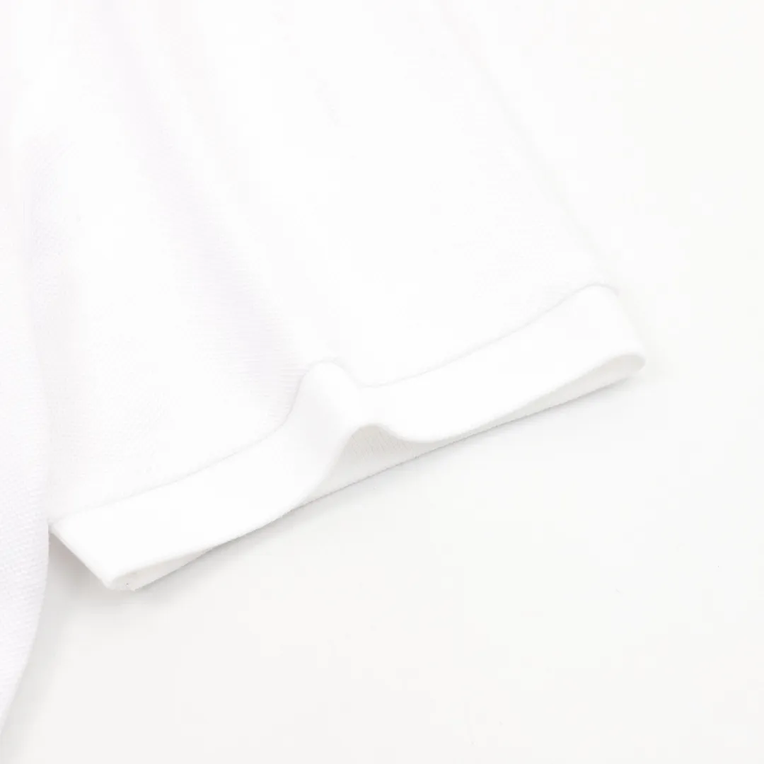 🅿️270 DIOR CD four-color cursive embroidered letters short-sleeved POLO shirt. Original customized 200g cotton khaki fabric, thread dyed to match the original. The imported machine embroidery process makes the letter logo show a delicate and exquisite effect, enhancing the decorative effect. Use an embroidery machine to embroider the designed letter logo onto the patch. Upright and stylish upper body Color: black, white, navy blue, floral gray Size: S-L