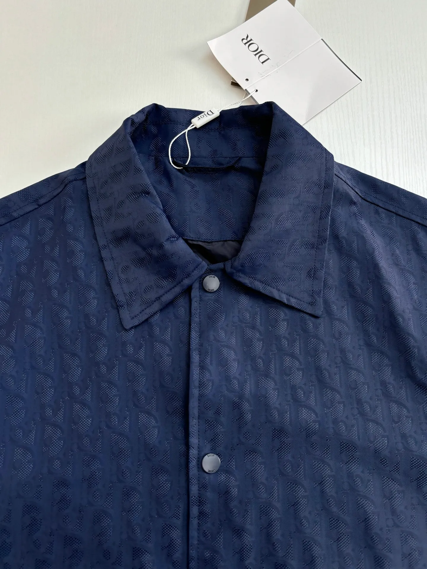 🅿️650 Dio*/Dior 25Fw new jacquard dark pattern lapel jacket is made of technical jacquard fabric, decorated with classic letter twill print throughout, with wide-angle collar, button closure and brand letter rubber logo on the back Size: S/M/L/XL