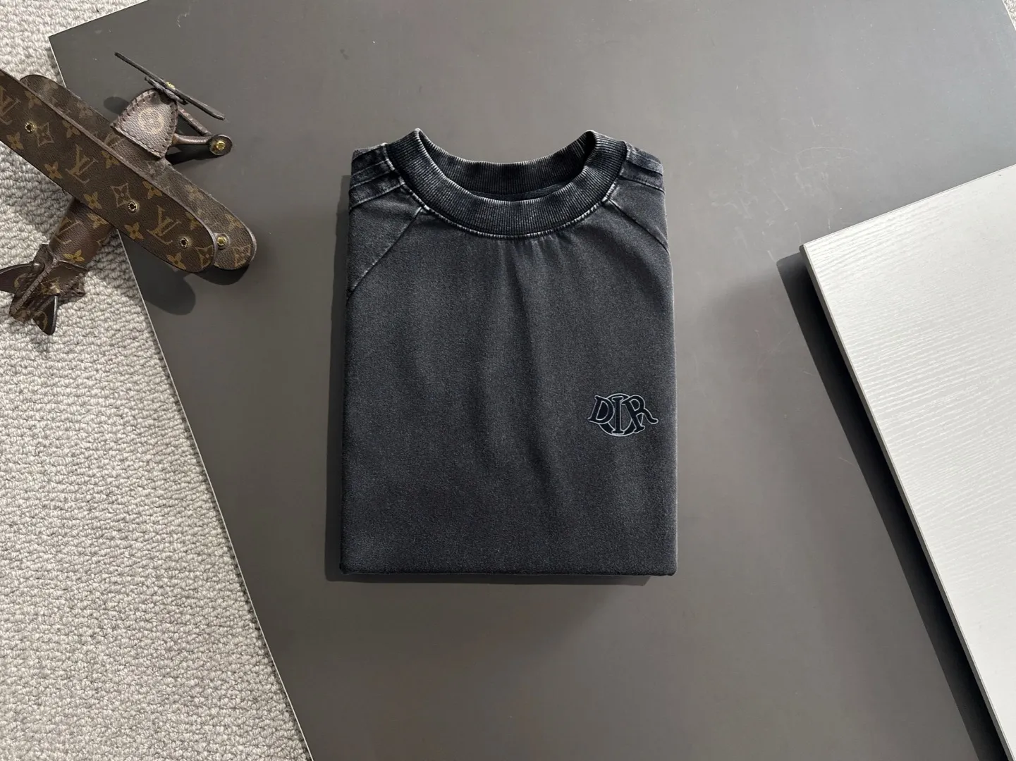 🅿️500 next day shipping DIOR/Dior high-end customization 2025 spring and summer new elastic band casual heavy industry washed suit, batik tripe sweat-absorbent and breathable, counter-customized fabric with high breathability and comfort, impeccable details, brand element design concept, reflecting high quality. It feels delicate and soft! It presents a casual cut and the upper body shape is great! Trading company channels are rare and available on the official website simultaneously! From a high-end men's positioning brand, high-end, low-key luxury taste, people can't refuse! Exquisite workmanship and impeccable quality! The overall style is simple, fashionable and timeless, fully meeting the requirements of stylish and tasteful dressing! Size: S-XXL