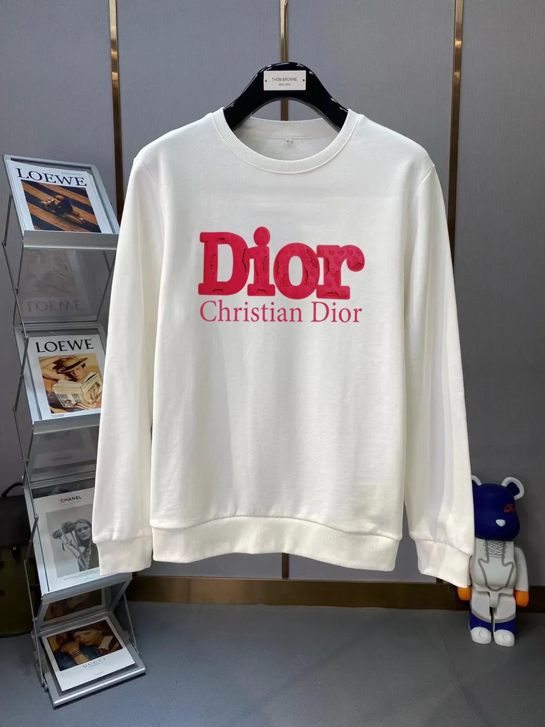 🅿️220 brand [DIOR Dior] (good news for fat people) 2025ss autumn latest long-sleeved round-neck sweatshirt, on sale simultaneously on the official website. Refreshing and breathable. Made of top Tencel Roman. Comfortable and soft. 3D three-dimensional clarity. Super fashion sense. Great for gifting and keeping for yourself. Size: M-5XL (can wear up to 220 pounds)