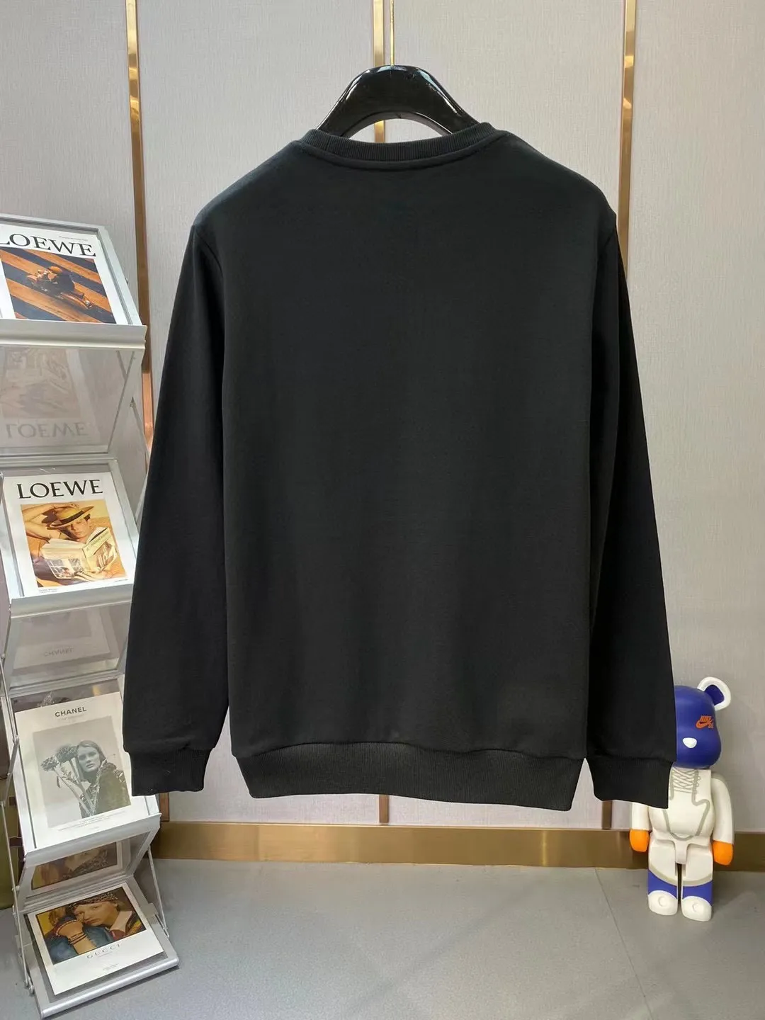 🅿️220 brand [DIOR Dior] (good news for fat people) 2025ss autumn latest long-sleeved round-neck sweatshirt, on sale simultaneously on the official website. Refreshing and breathable. Made of top Tencel Roman. Comfortable and soft. 3D three-dimensional clarity. Super fashion sense. Great for gifting and keeping for yourself. Size: M-5XL (can wear up to 220 pounds)