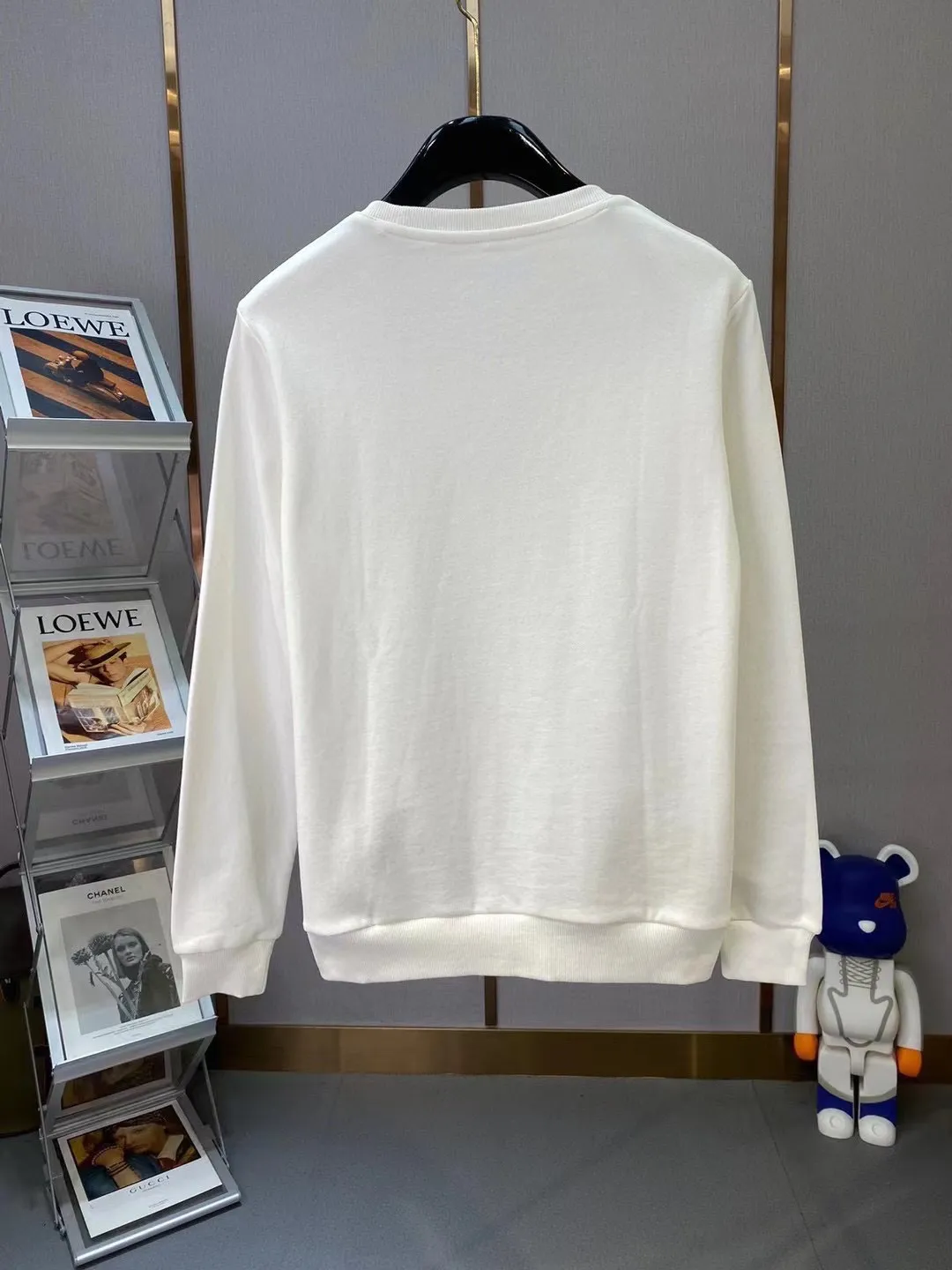 🅿️220 brand [DIOR Dior] (good news for fat people) 2025ss autumn latest long-sleeved round-neck sweatshirt, on sale simultaneously on the official website. Refreshing and breathable. Made of top Tencel Roman. Comfortable and soft. 3D three-dimensional clarity. Super fashion sense. Great for gifting and keeping for yourself. Size: M-5XL (can wear up to 220 pounds)