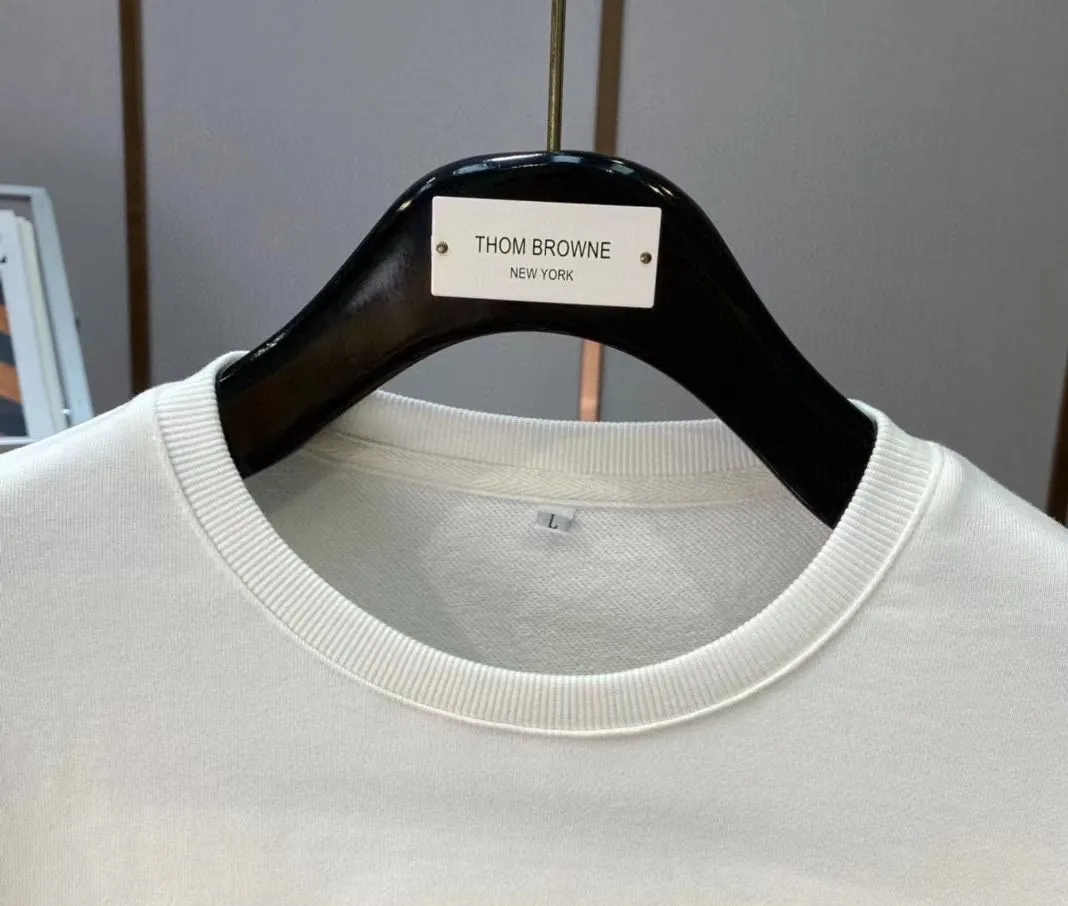 🅿️220 brand [DIOR Dior] (good news for fat people) 2025ss autumn latest long-sleeved round-neck sweatshirt, on sale simultaneously on the official website. Refreshing and breathable. Made of top Tencel Roman. Comfortable and soft. 3D three-dimensional clarity. Super fashion sense. Great for gifting and keeping for yourself. Size: M-5XL (can wear up to 220 pounds)