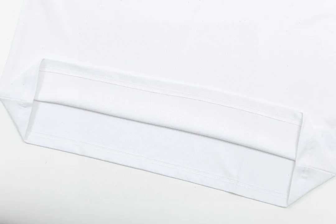 🅿️170 (arrives the next day) Dior 2025 new painted butterfly letter logo, same style for men and women, short-sleeved T-shirt ·Customized 280g 100% double yarn pure cotton fabric ·Dyeing 32 counts double-strand thread ·Collar tag, main mark and three labels complete Color: White Size: XS S M L