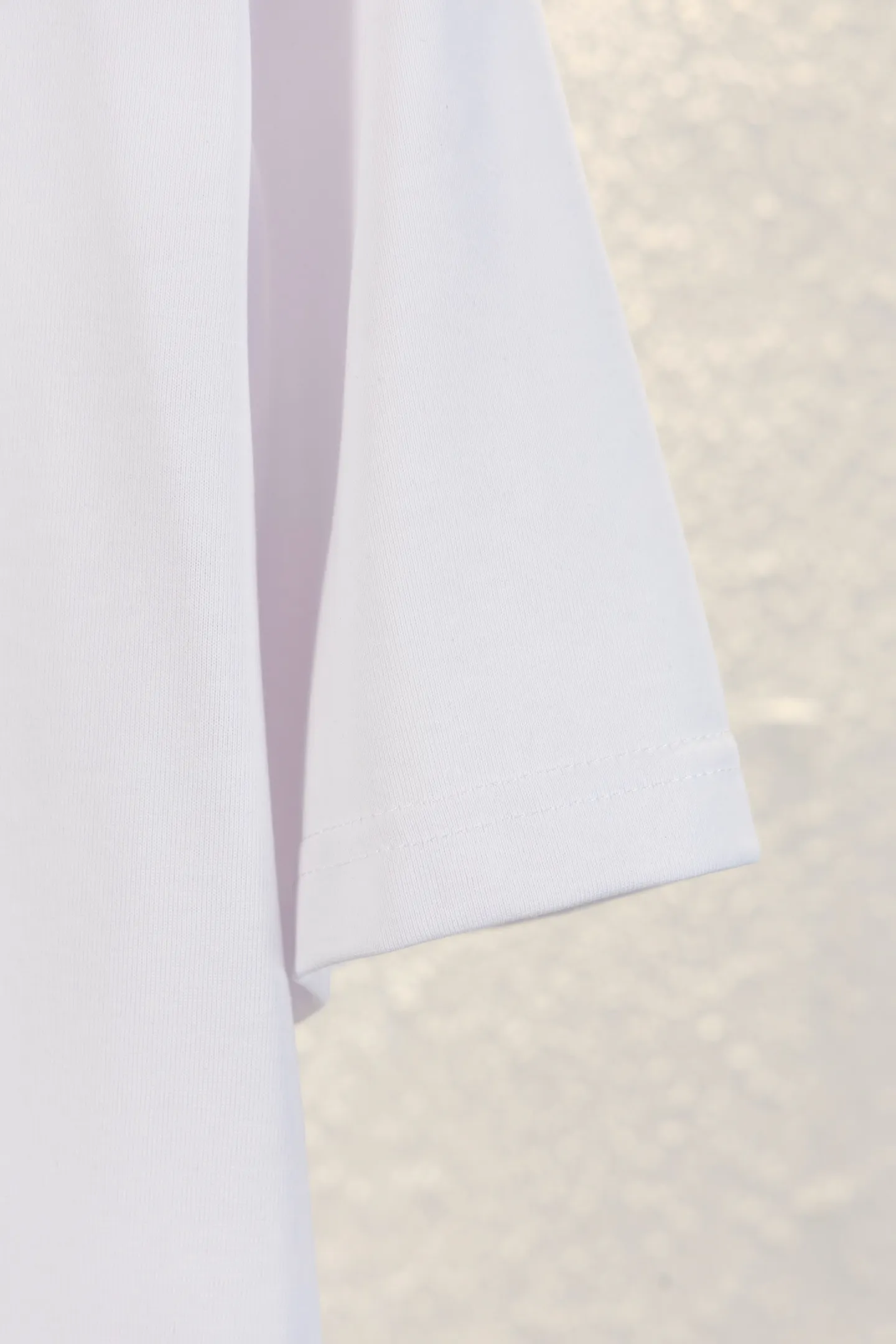 🅿️170 style number k8041 DIOR Dior embroidered letters‼ ️Short-sleeved T-shirt® is the same as the official website *Customized 280g cotton fabric, soft, skin-friendly and comfortable *CD letter logo embroidered on the front *A very simple and elegant one that is unparalleled in terms of upper body comfort, interpreting your luxury and taste, and creating your fashionable charm. ⚠️Washing method: It is recommended to dry clean or wrap the reverse side in a laundry bag and machine wash it quickly in cold water and let it dry naturally! ⚠️Same style for men and women 𝐂𝐎𝐋𝐎𝐔𝐑: white black 𝐒𝐈𝐙𝐄 XS S M L