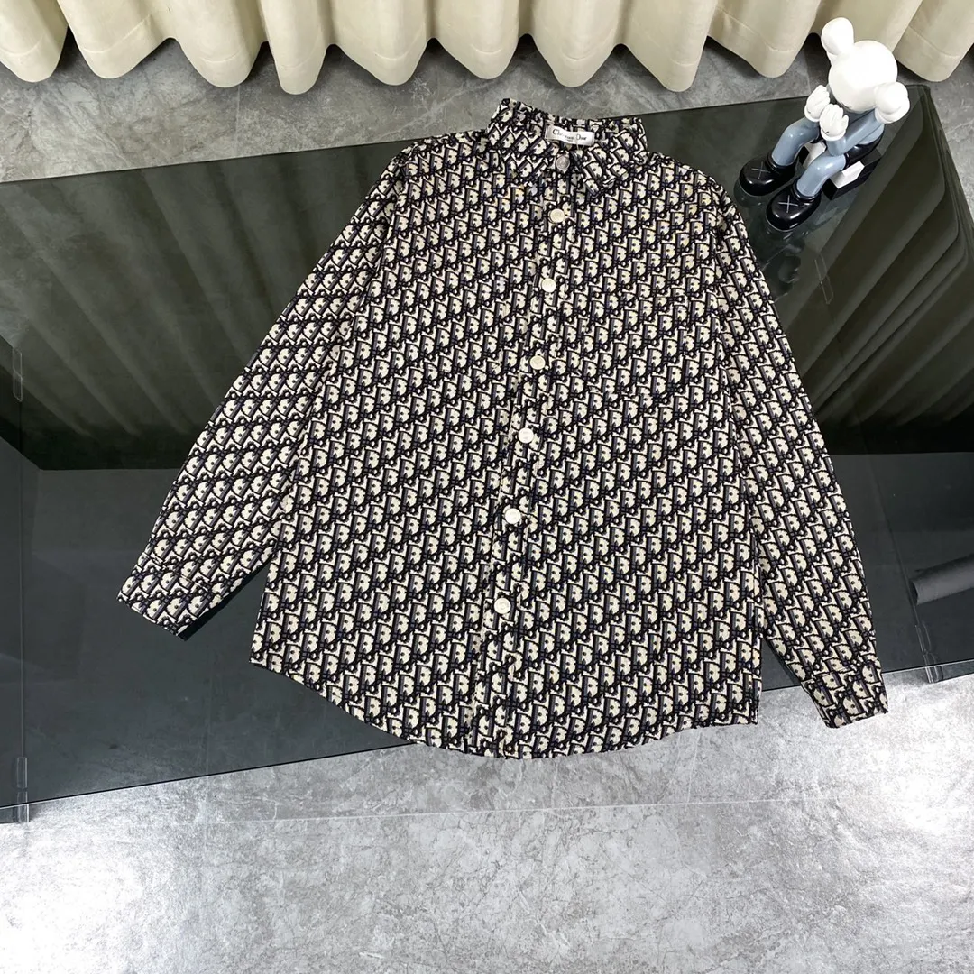 🅿️300 Dior/Dior all-over printed jacquard webbing denim jacket jacket shirt top Fabric: Custom-woven and custom-dyed jacquard fabric Heavy-duty washed upper body Three-dimensional tailoring Workmanship: Large factory workmanship Neat routing Perfect details High-end quality Iconic brand logo webbing on the back Refuse to bump into shirts Stand out and highlight the brand effect Size: S M L XL