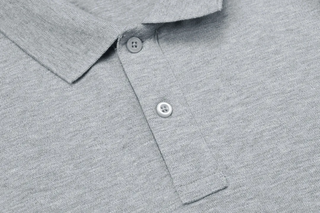 🅿️190 DIOR Dior 2025 new style embroidered bee logo couple casual polo shirt ·Customized pique cotton fabric ·Imported Tajima machine embroidery technology ·Collar label, hangtag, main mark and three complete labels Color: Gray Size: M-XXXL