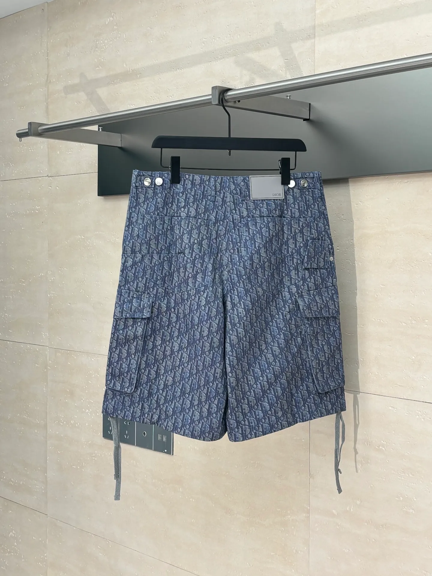 🅿️530 Dio*/Dior 25SS cotton twill printed pocket cargo shorts are made of customized twill cotton 10*10 cotton (different market fabrics) cloth printing, positioning cutting, customized 1:1 leather label. I-buckle. Rope. Trademark Size: S/M/L/XL