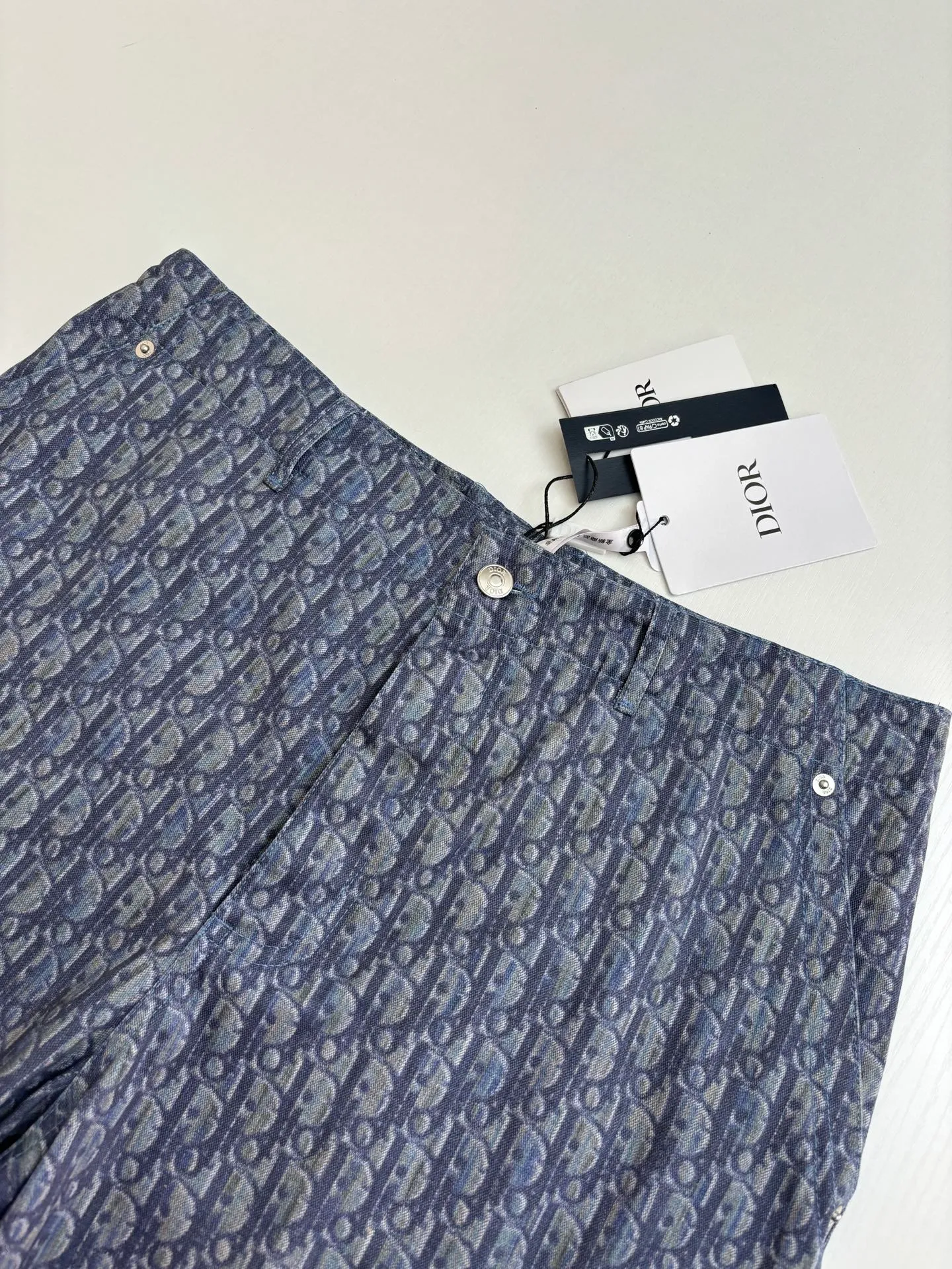 🅿️530 Dio*/Dior 25SS cotton twill printed pocket cargo shorts are made of customized twill cotton 10*10 cotton (different market fabrics) cloth printing, positioning cutting, customized 1:1 leather label. I-buckle. Rope. Trademark Size: S/M/L/XL