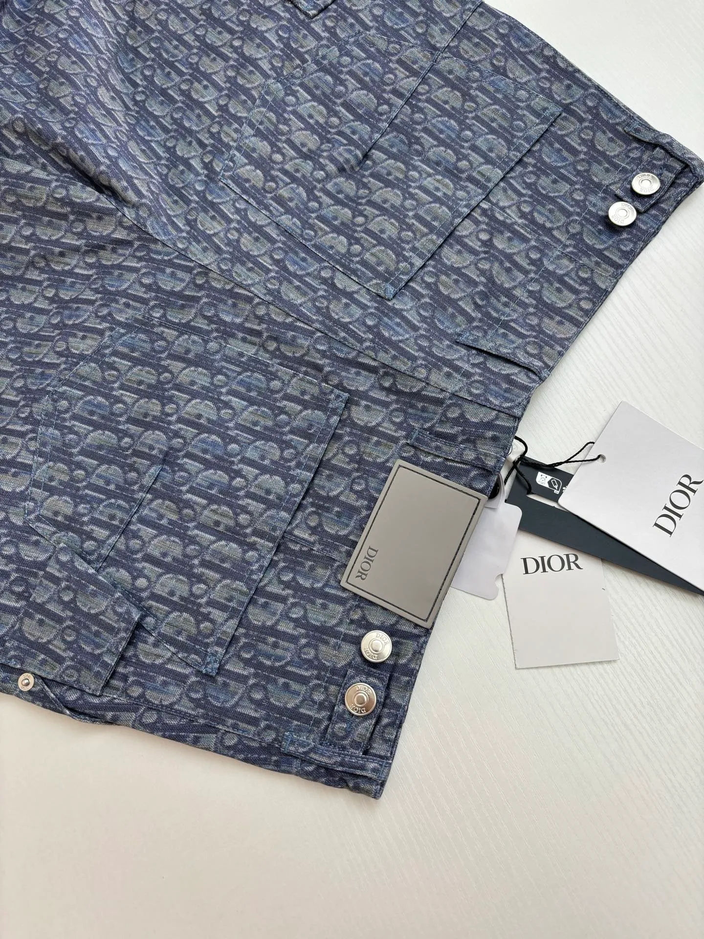 🅿️530 Dio*/Dior 25SS cotton twill printed pocket cargo shorts are made of customized twill cotton 10*10 cotton (different market fabrics) cloth printing, positioning cutting, customized 1:1 leather label. I-buckle. Rope. Trademark Size: S/M/L/XL