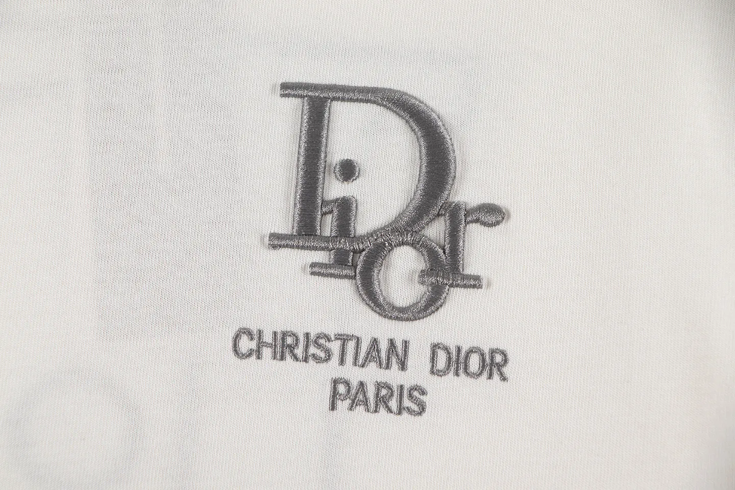 🅿️180 Dior*2026 latest short-sleeved material: high version 300g double yarn combed cotton Size: S M L XL Color: black white Style number: W2639