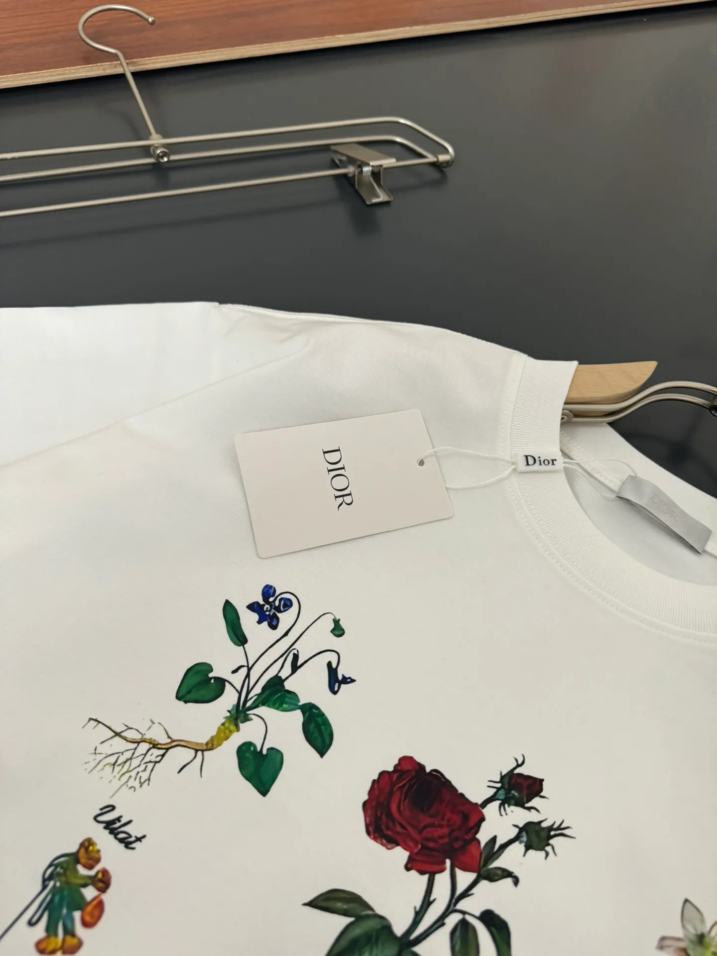 🅿️200 DIOR*Dior*320g heavyweight pure cotton T-shirt, thick, breathable and loose fit. Printed logo design. Spring and summer new round neck fashionable short-sleeved T-shirt. Comfortable against the skin, durable and easy to wear. Meticulous original craftsmanship, a must-have for casual wear. Color: black white. Size: S M L XL XXL