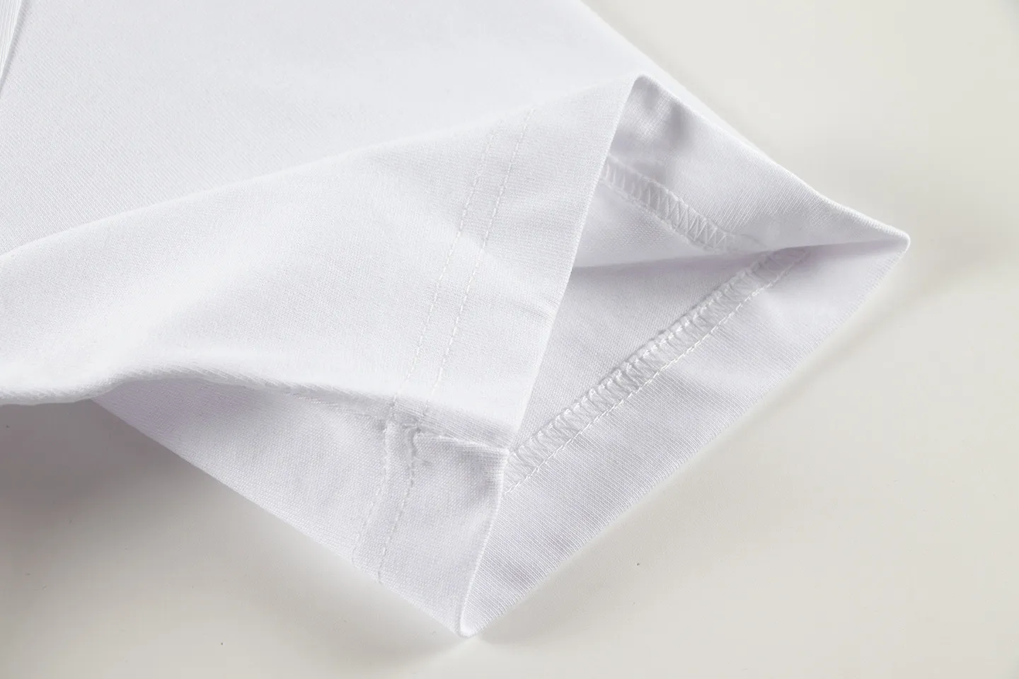 🅿️160 Dior*2025 latest short-sleeved material: high version 300g double yarn combed cotton Size: S M L XL Color: black white Style number: W2604