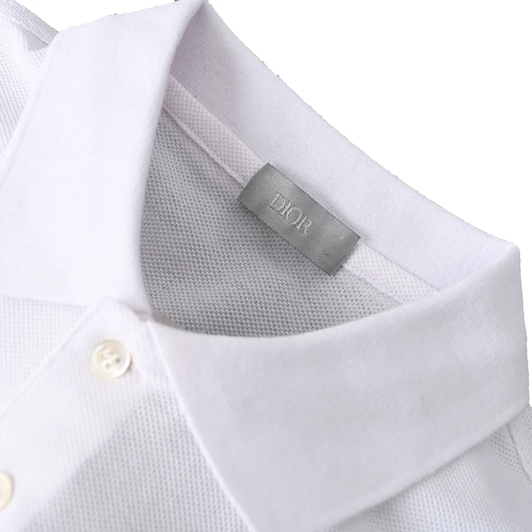 🅿️330 (higher version) DIOR Dior CD box square embroidered short-sleeved polo shirt. Original custom-made 200g cotton jade fabric, thread dyed to match the original. The imported machine-made tatami embroidery technology makes the letter logo appear delicate and exquisite, enhancing the decorative effect. Use an embroidery machine to embroider the designed letter logo onto the patch. Size：S-L