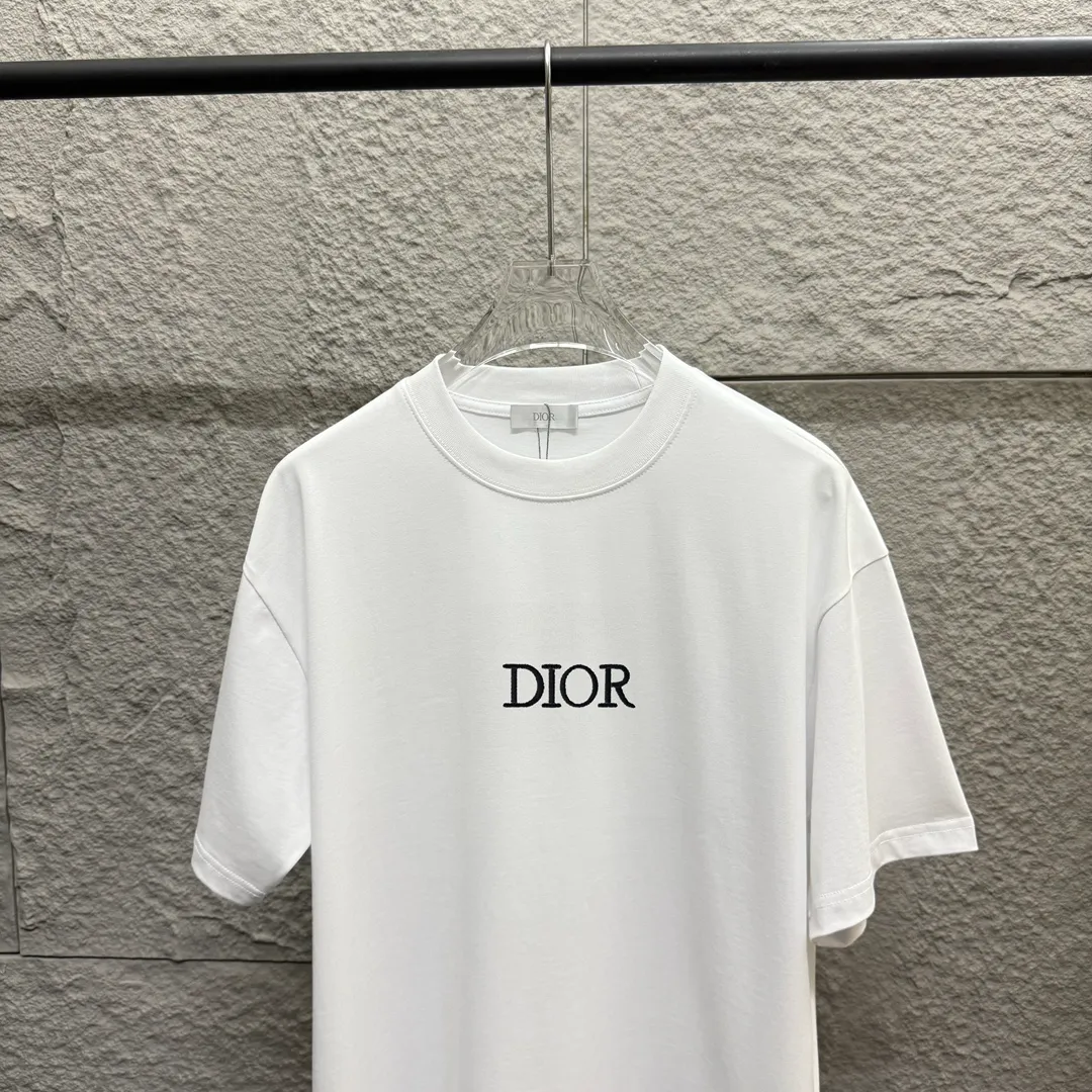 🅿️180 Dio* Dior 2025 spring and summer new style Simple classic letter embroidery Customized double yarn plain cotton fabric Short-sleeved T-shirt Unisex Size: S (90-130 catties) M (120-150 catties) L (140-165 catties) XL (160-180 catties) XXL (180-210 catties) Color: Black white