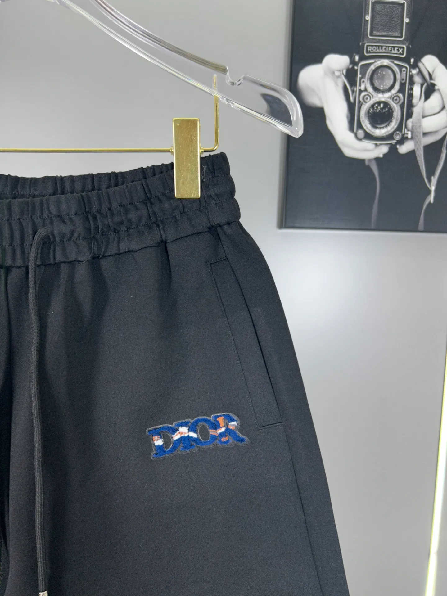 🅿️240 (high-end original specification version) Dior 2025ss trade channel goods. Casual sports shorts. An irresistible classic style with a slightly sharp casual fashion sense. Streamlined proportional tailoring creates a casual and versatile fit. The customer-supplied high-density 400g fabric is different from traditional knitted cotton fabrics. It feels soft and delicate, has a better texture, is comfortable and skin-friendly, anti-wrinkle and breathable. Modern classic urban benchmark with a new image. The drawstring waist design highlights the charm of sports and leisure. It shows the youthful and exuberant expression. Lazy and sexy... Size: S--XXL